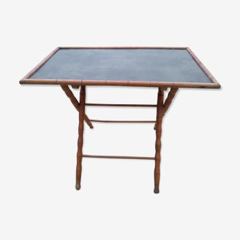 Colonial folding table