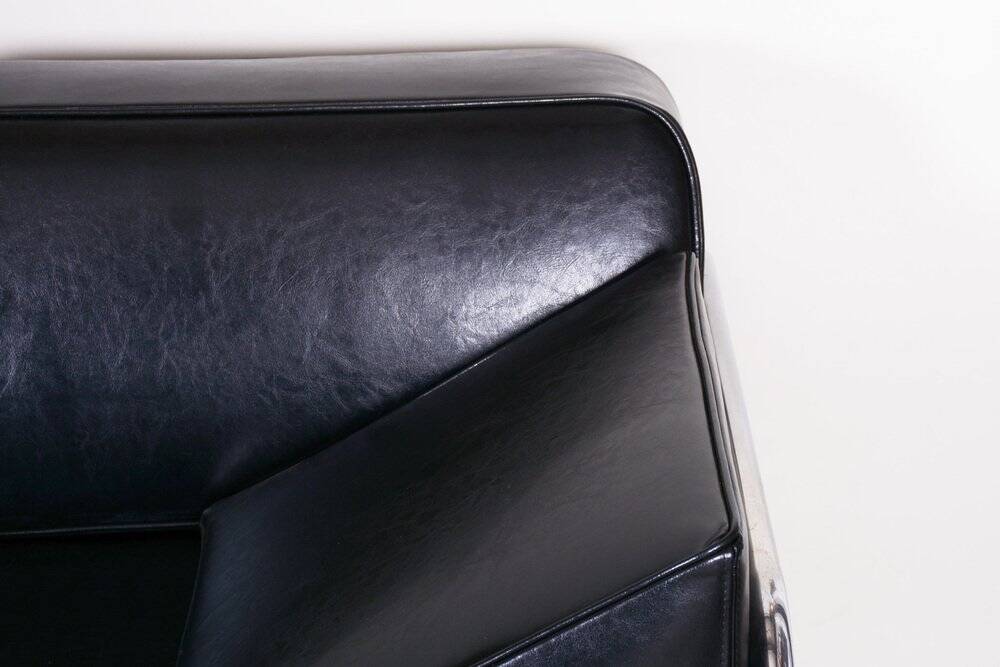 Sofa in Chrome-Plated Tubular Steel and Black Leather attributed to Hynek Gottwald, Former Czechoslovakia, 1930s