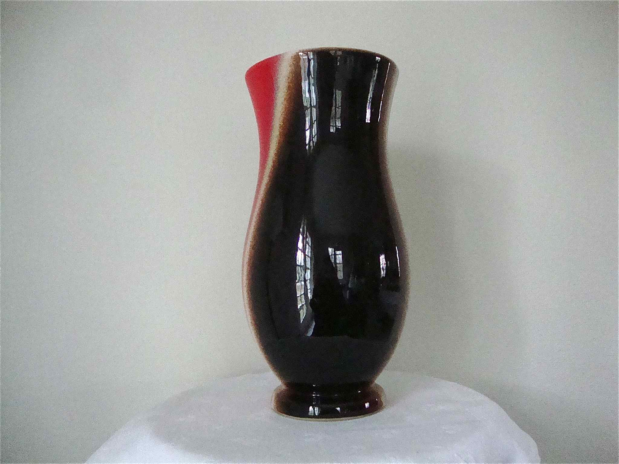 Sandstone vase glazed 60-70