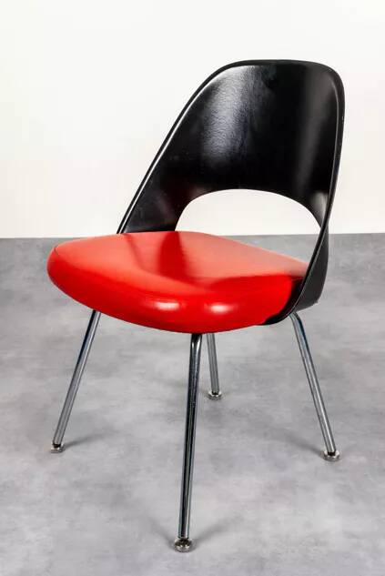 Set of 4 Conference chairs by Eero Saarinen for Knoll.
