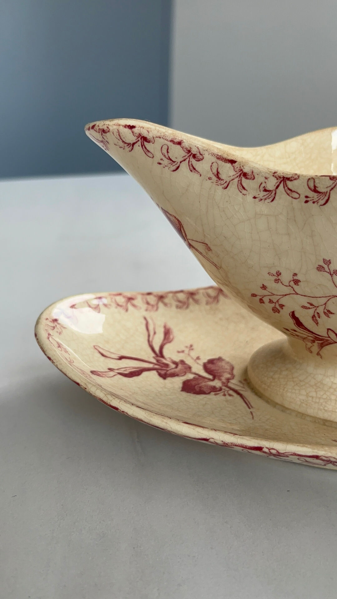 Red ironware sauce boat Gien honeysuckle model - ironware p