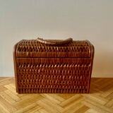 Ancien panier en osier avec anse de transport