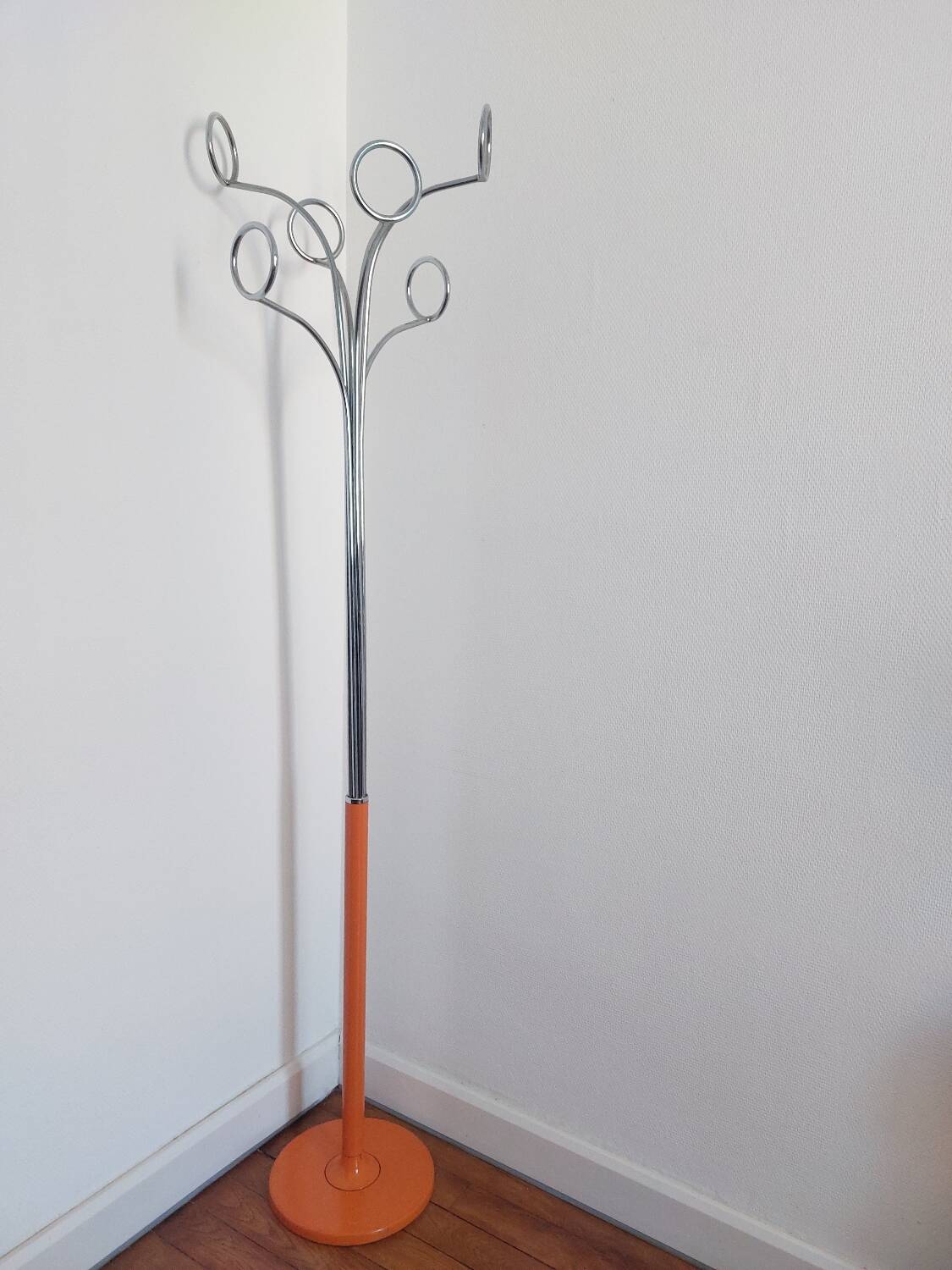 Parrot coat rack fase