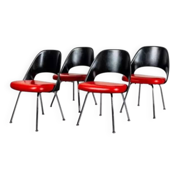 Set of 4 Conference chairs by Eero Saarinen for Knoll.