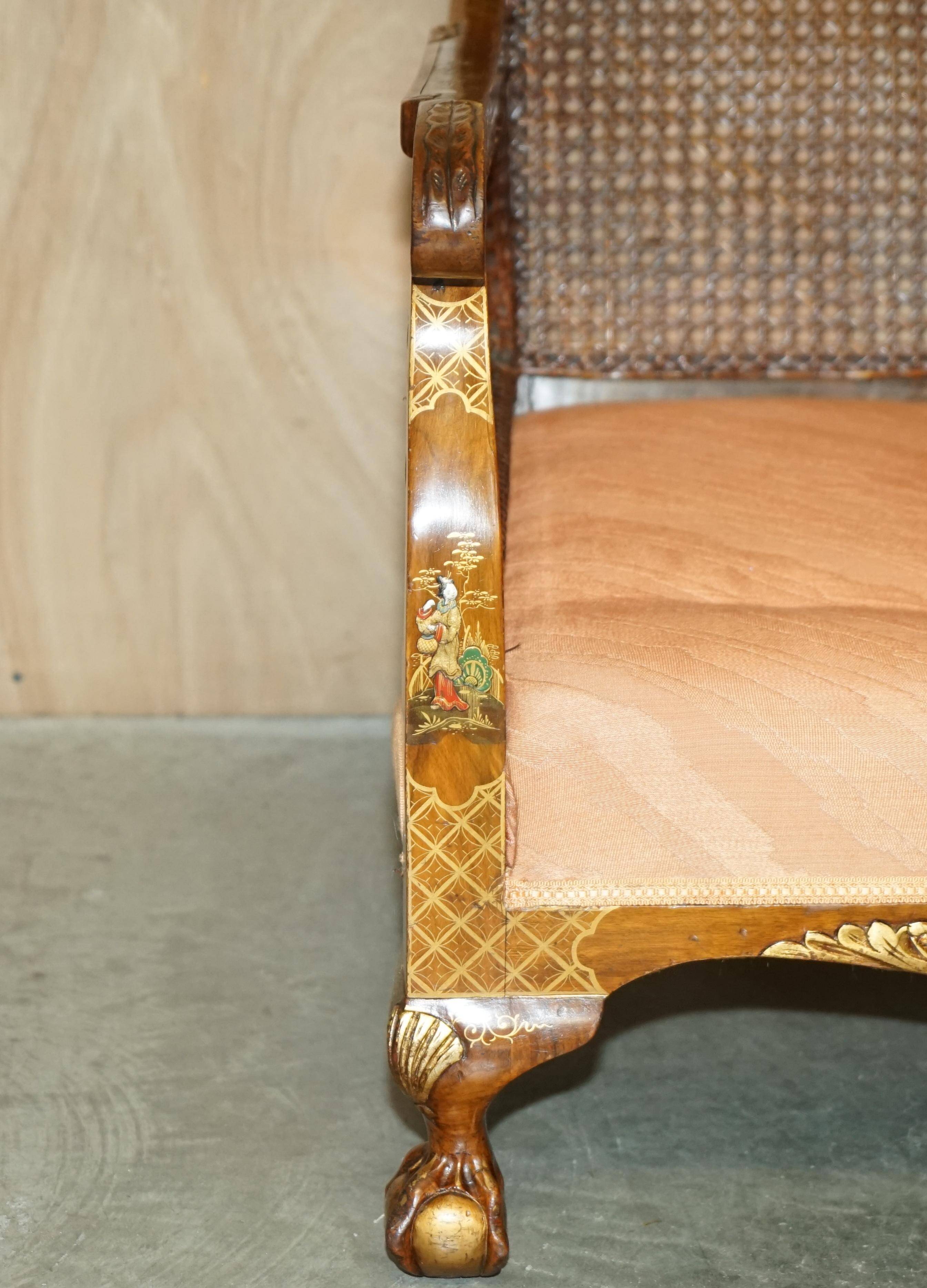 Three-piece bergère set in walnut, Chinoiserie style, from the 1920s, in need of restoration.