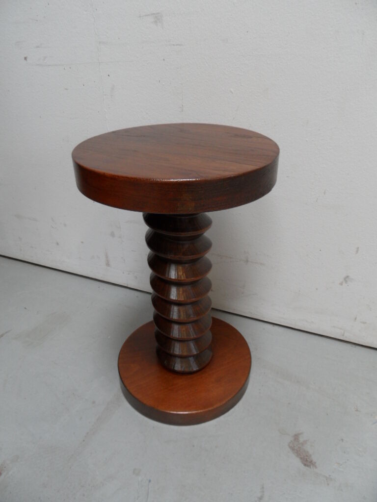 Vintage round sidetable