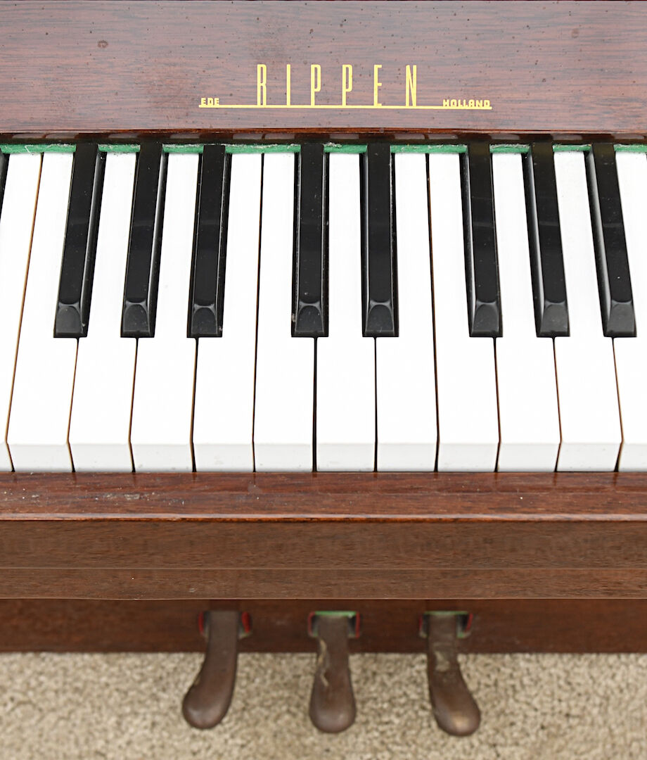 Rippen Study Piano
