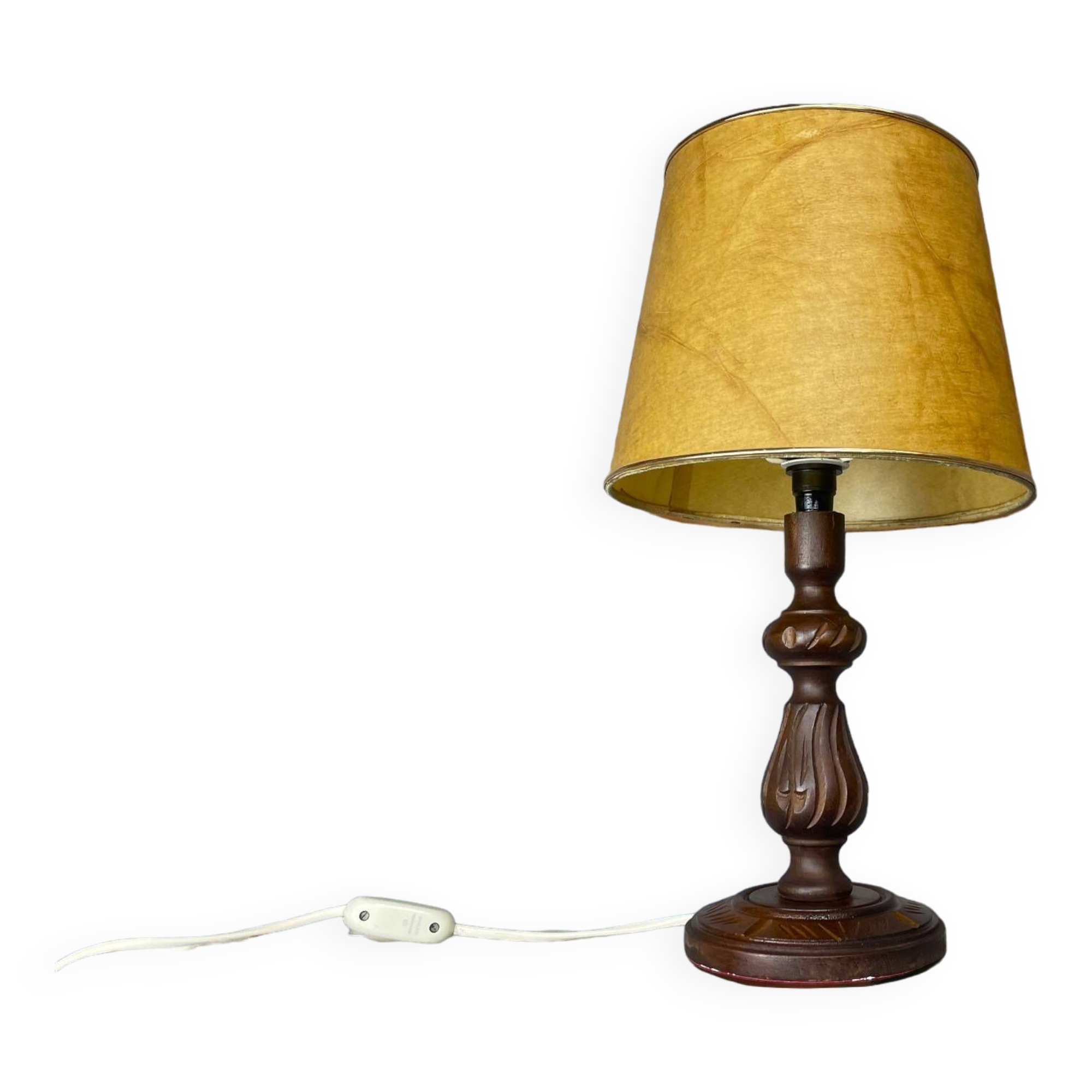 Lampe de table rustique en bois sculpté