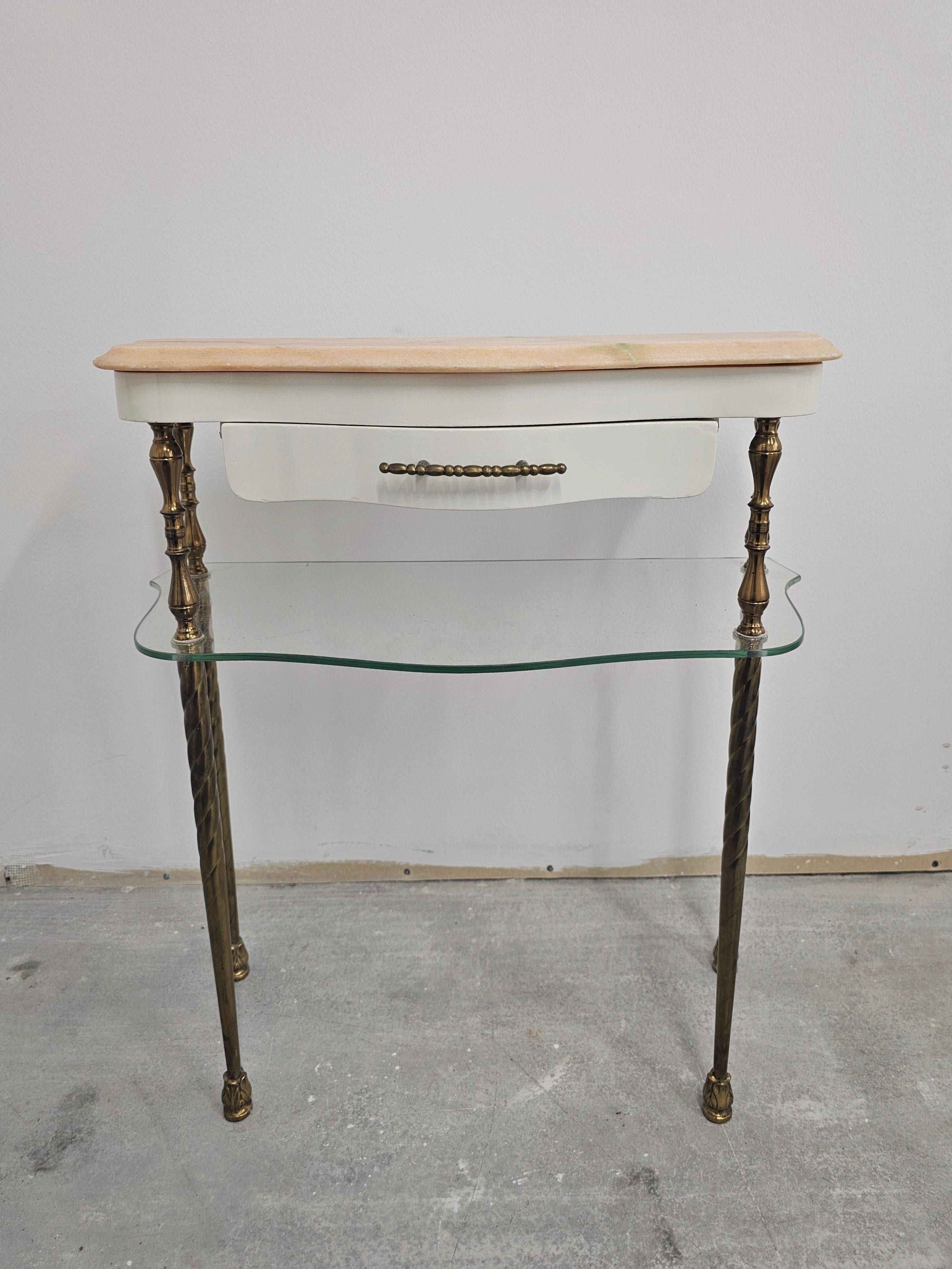 Paire de tables de chevet Hollywood Regency en bronze avec dessus en marbre