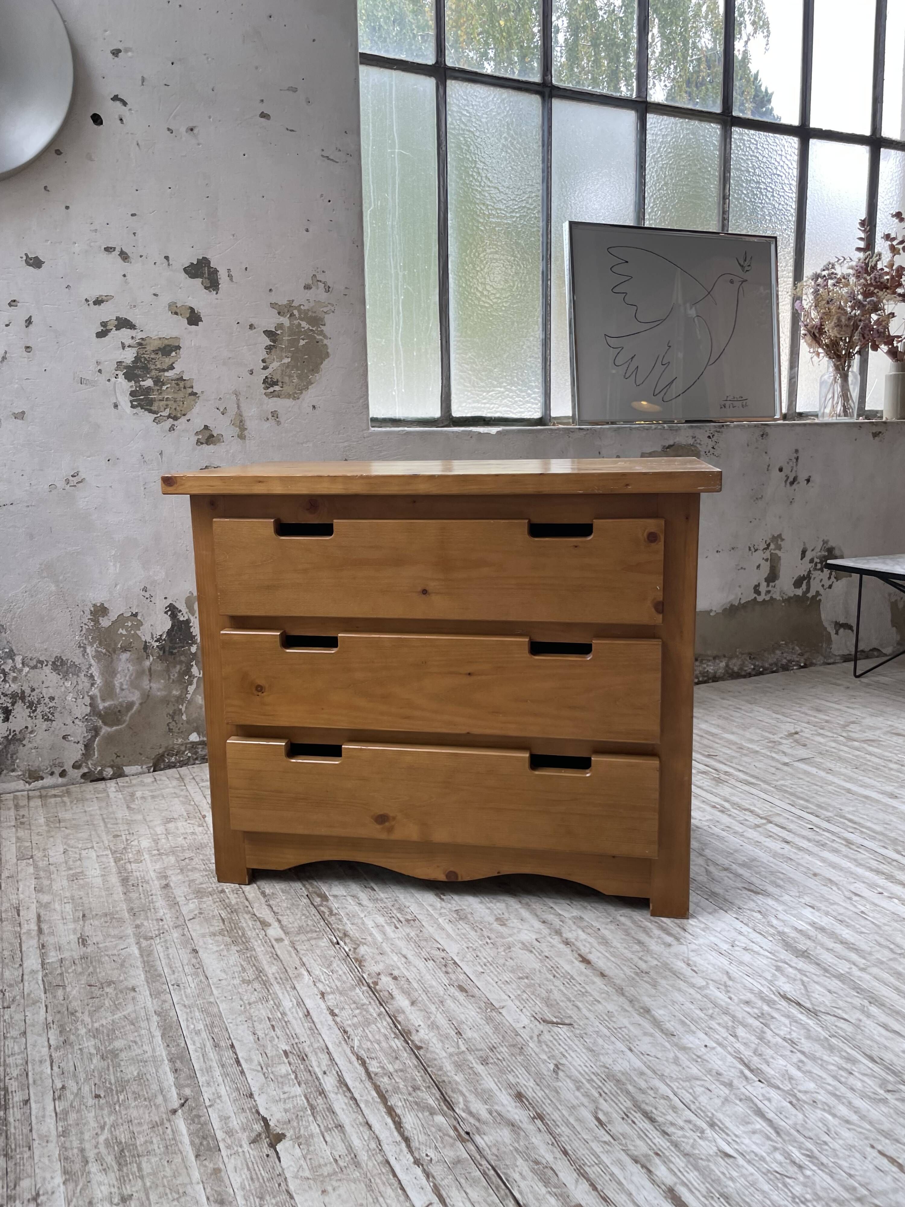 80s pine chest of drawers, mountain furniture