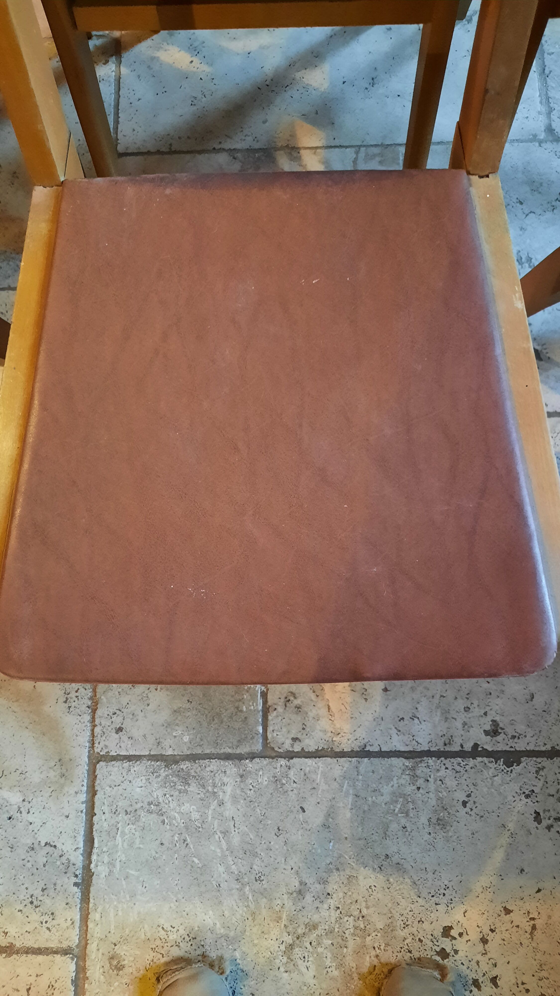 6 Scandinavian style chairs