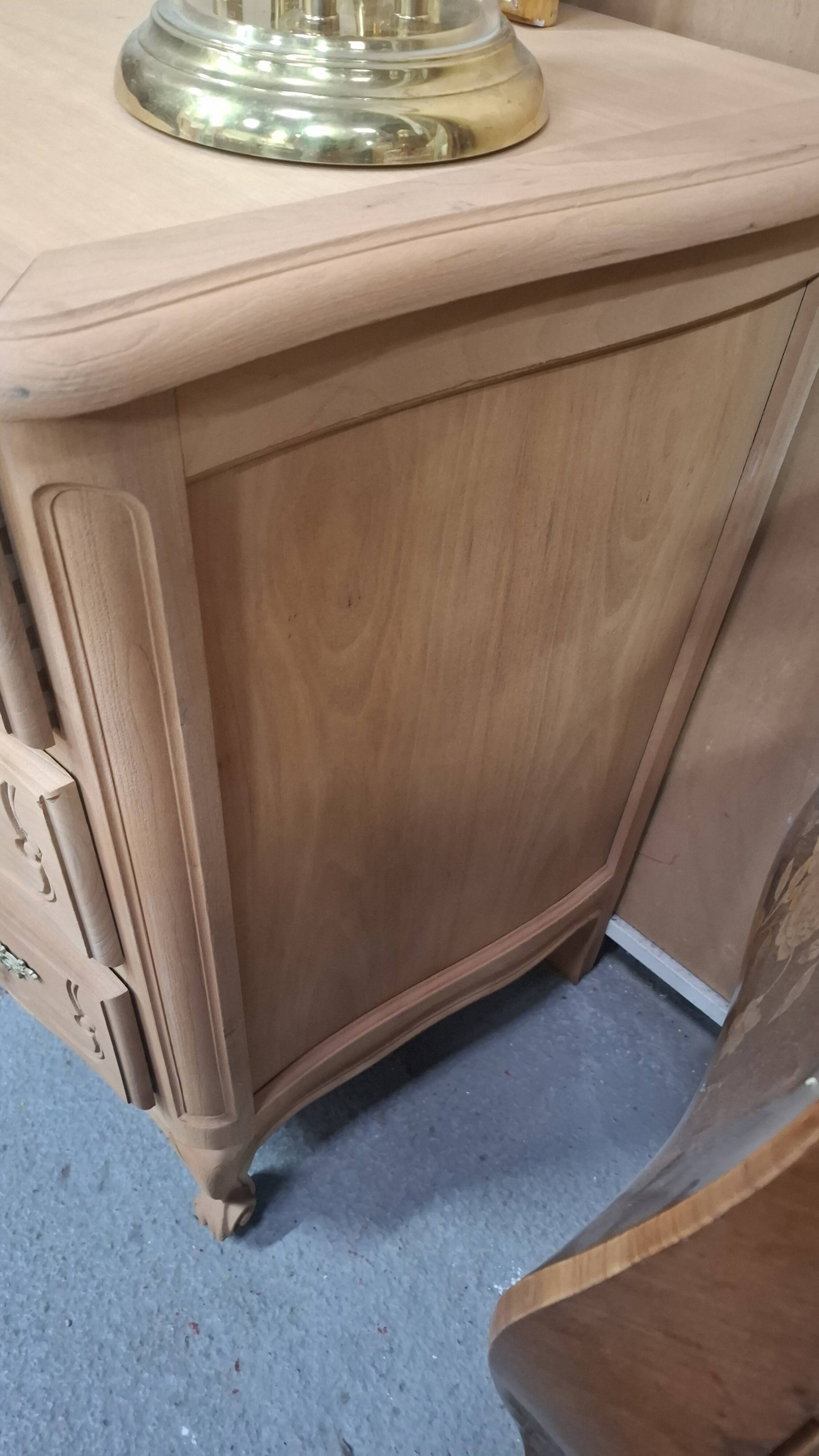 Louis XV style chest of drawers in cherry wood