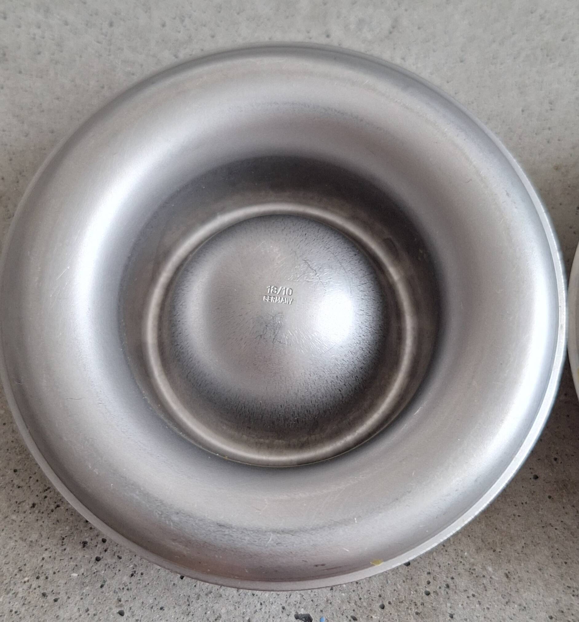 Set of 2 stainless steel egg cups