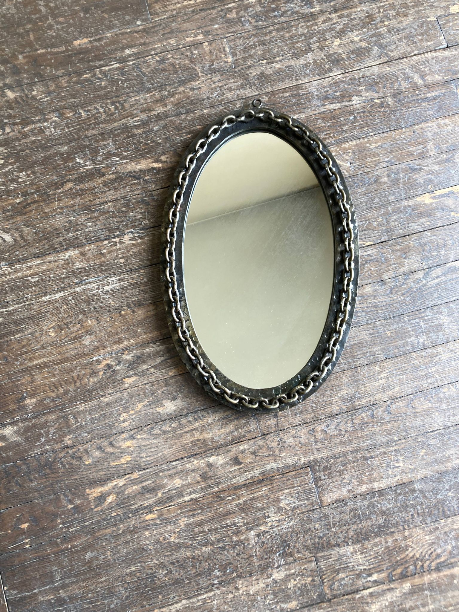 Miroir chaine brutaliste en fer battu 1960 h55cm
