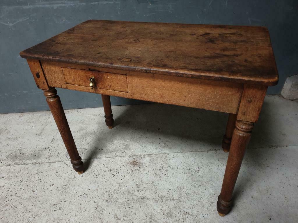 Antique oak table with drawer
