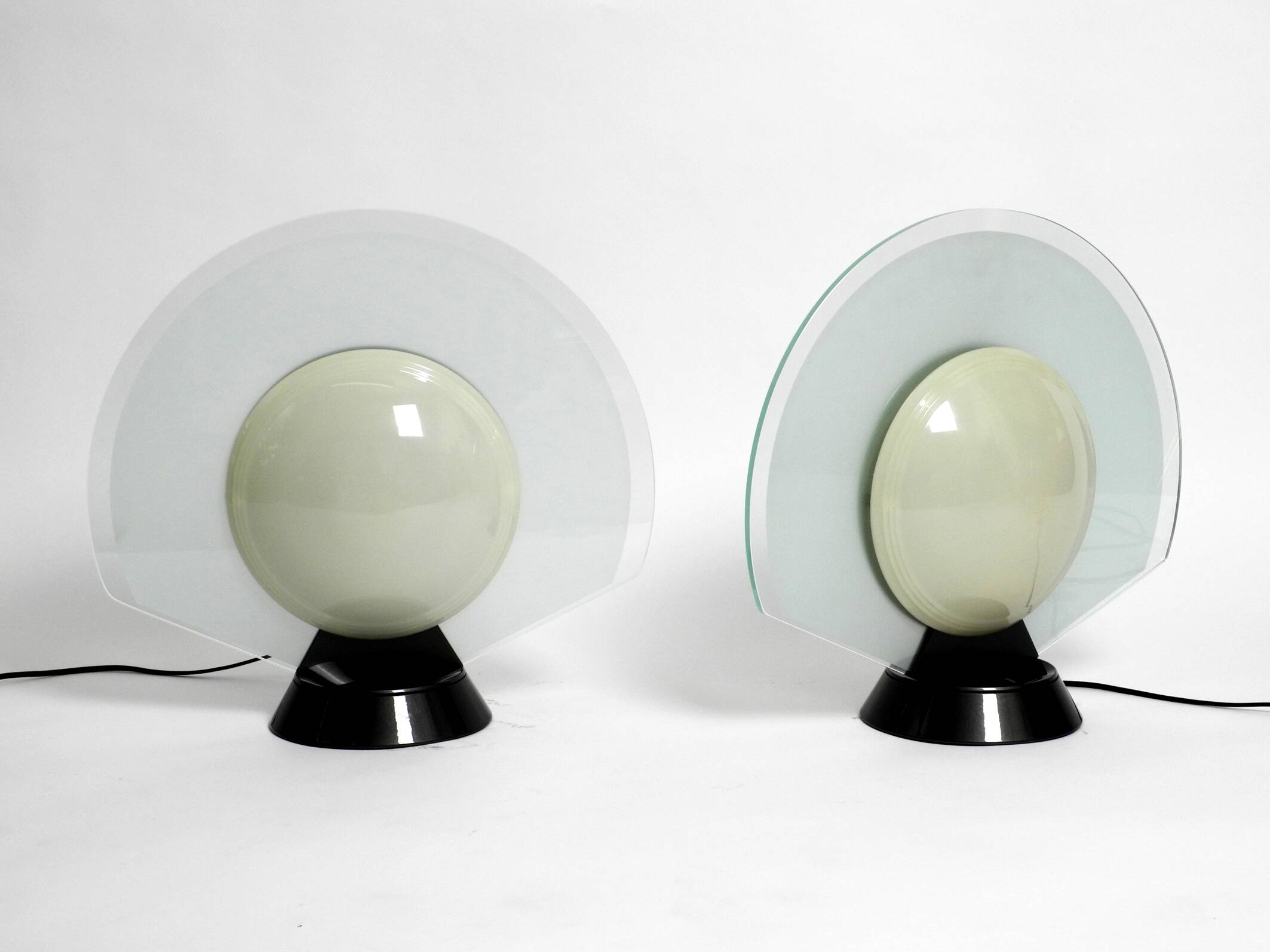 Pair of 1980s table lamps by Pier Giuseppe Ramella for Arteluce model Tikal