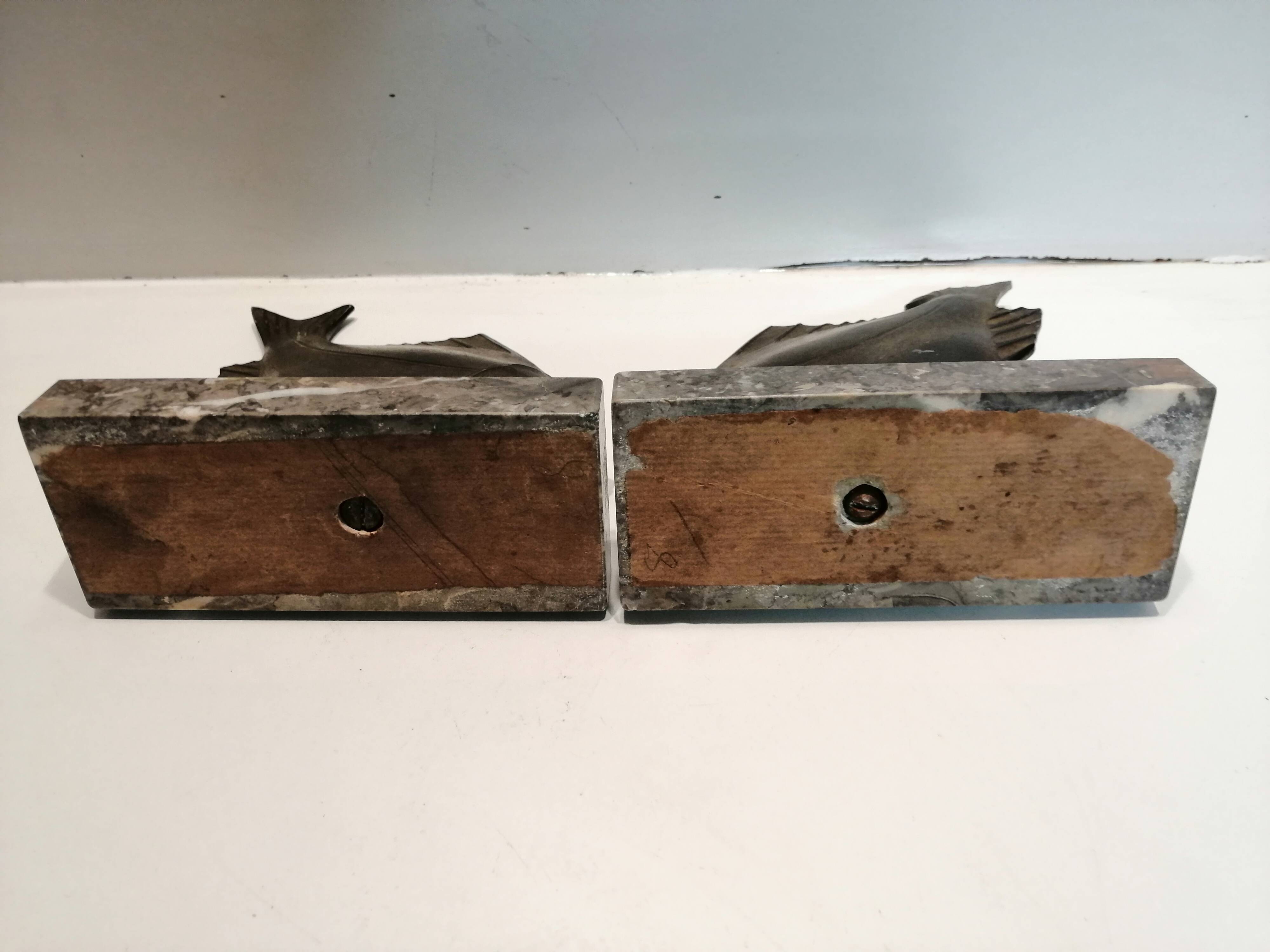 Bookends of 1930 M Font