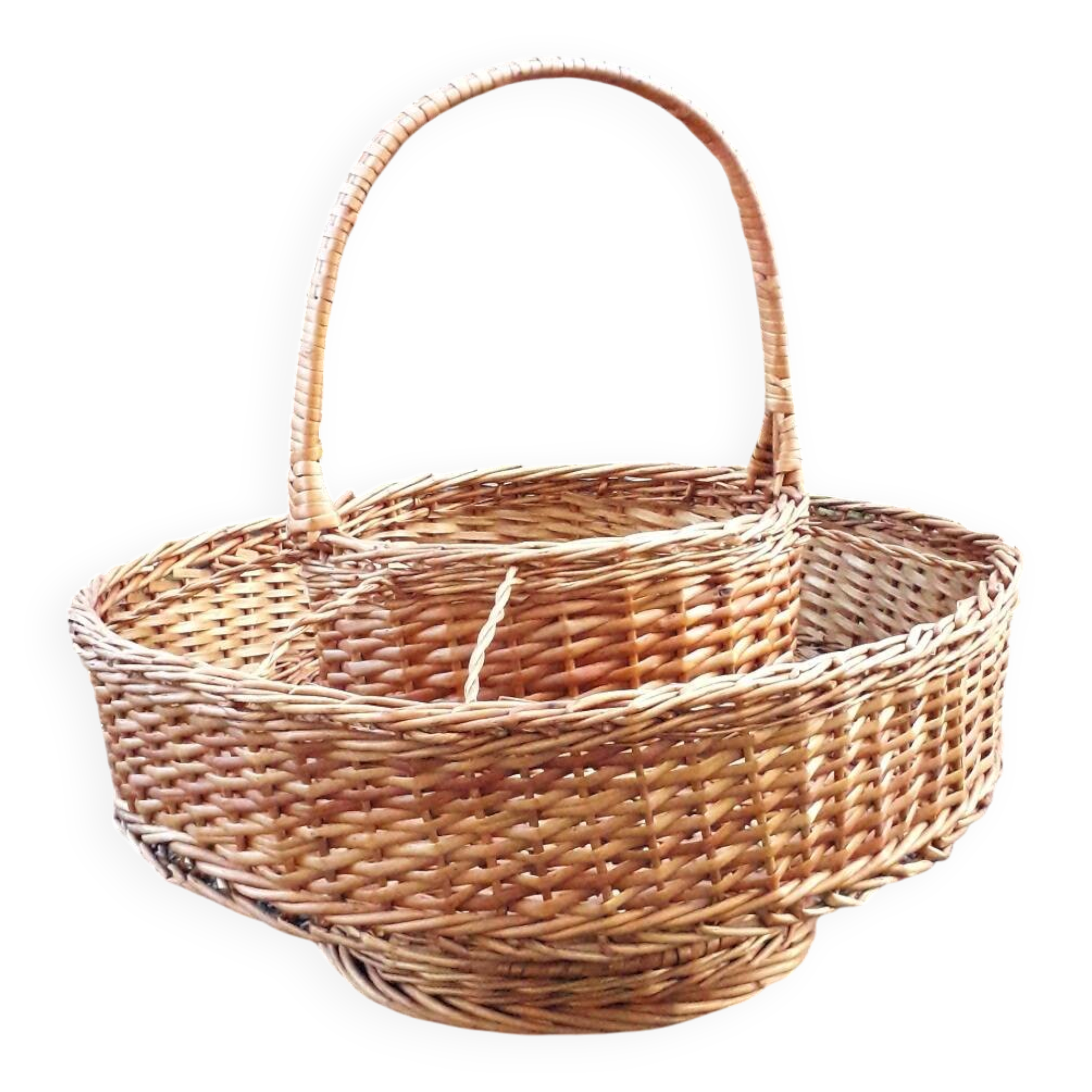 Portable wicker bar