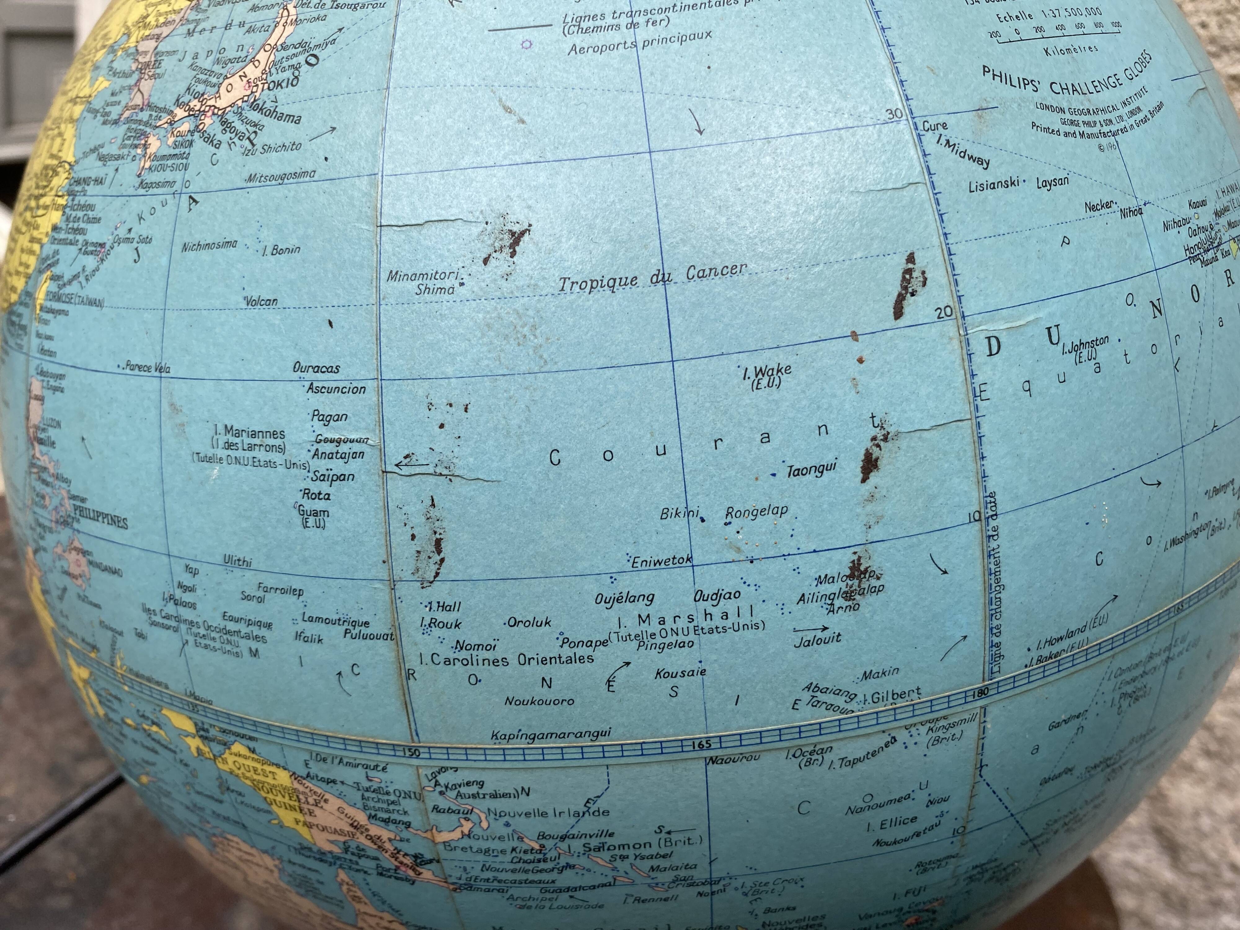 Terrestrial globe Taride 1967