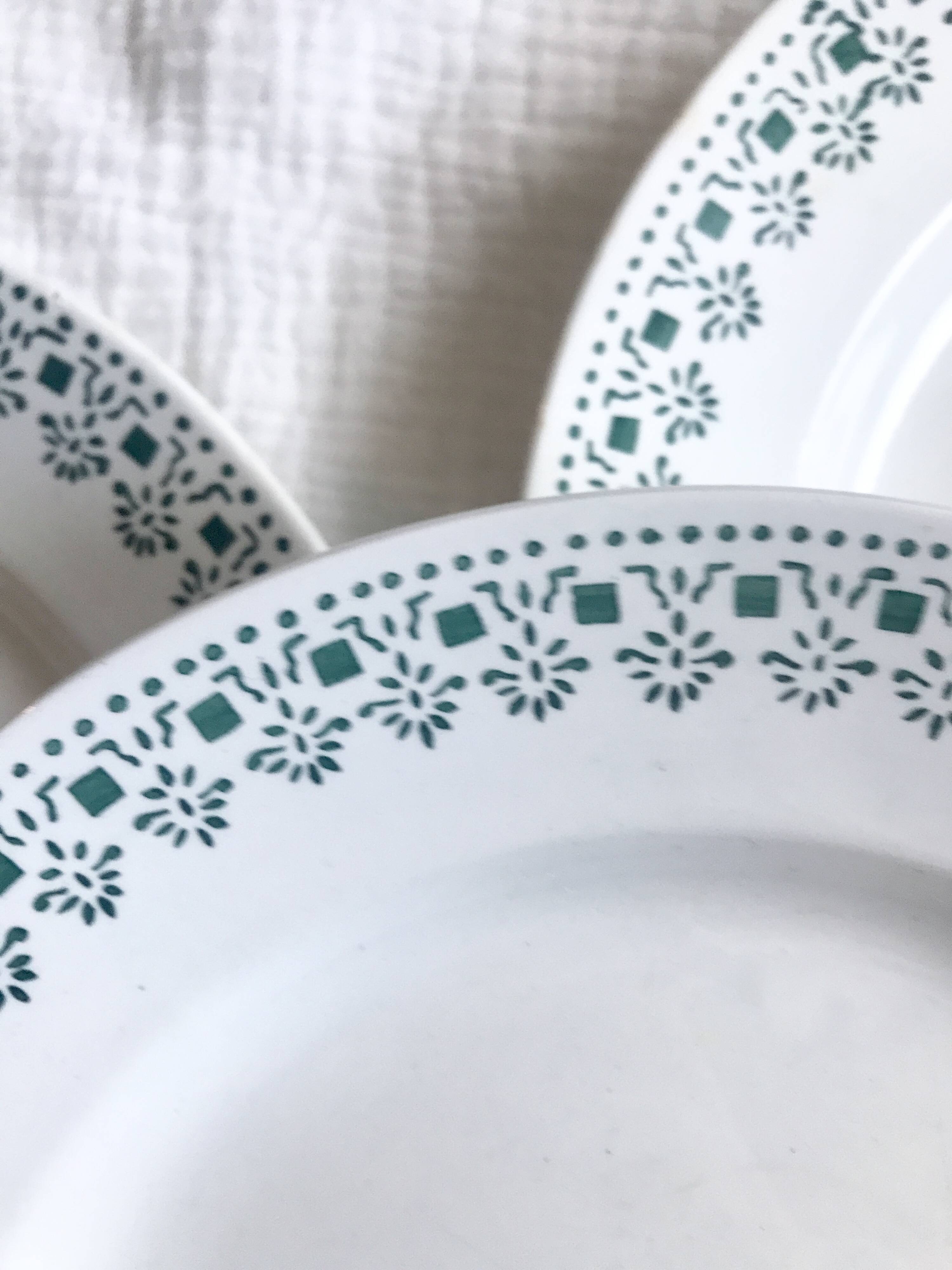 Set of 4 Terre de Fer Digoin-Sarreguemines flat plates, Ypres model