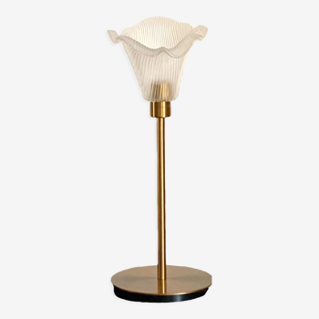 Lampe à poser réalisée à partir d'un abat-jour ancien en verre, entre art nouveau et art déco