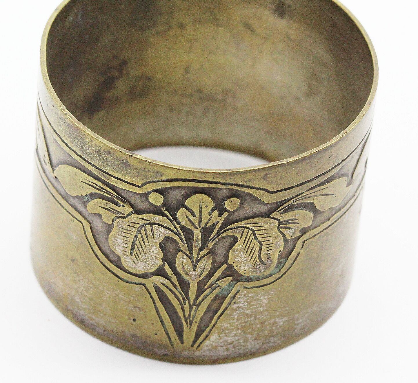 Art Nouveau towel round