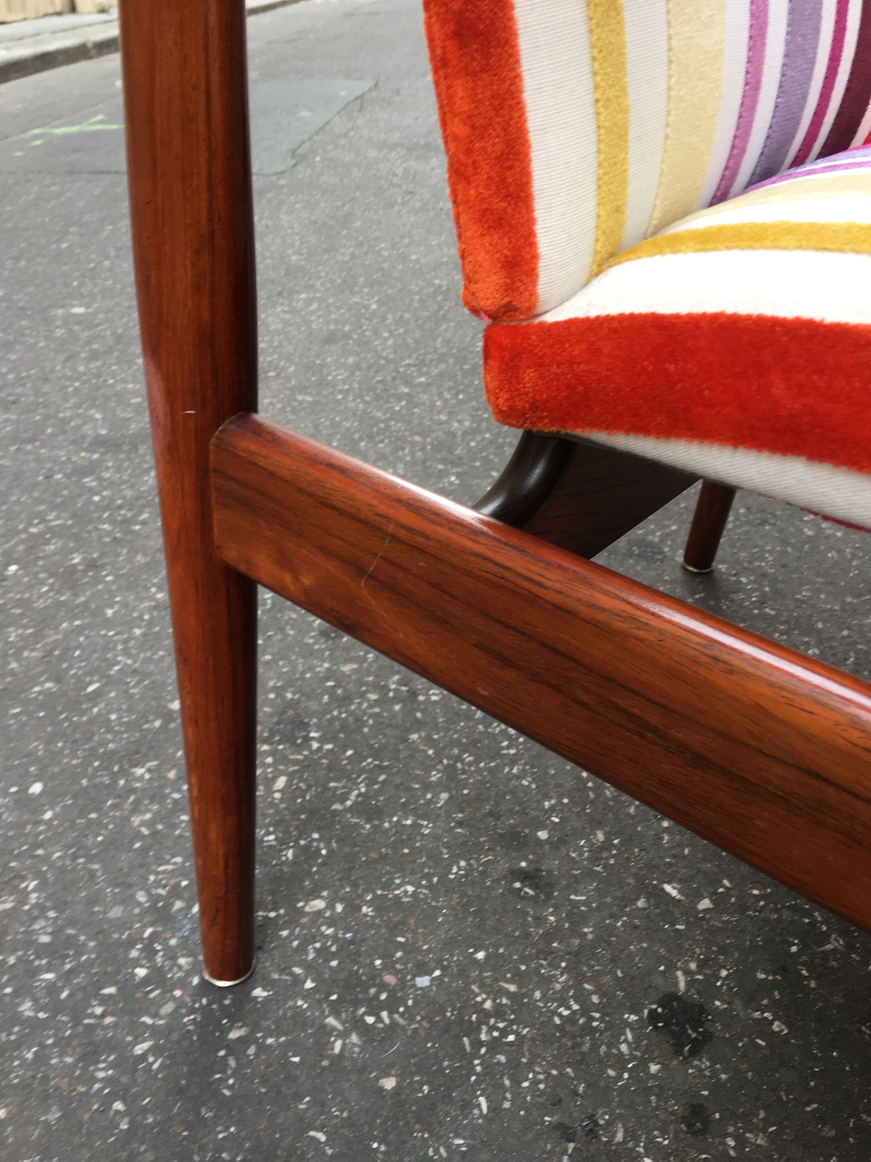Scandinavian rosewood chair with Nobilis fabric