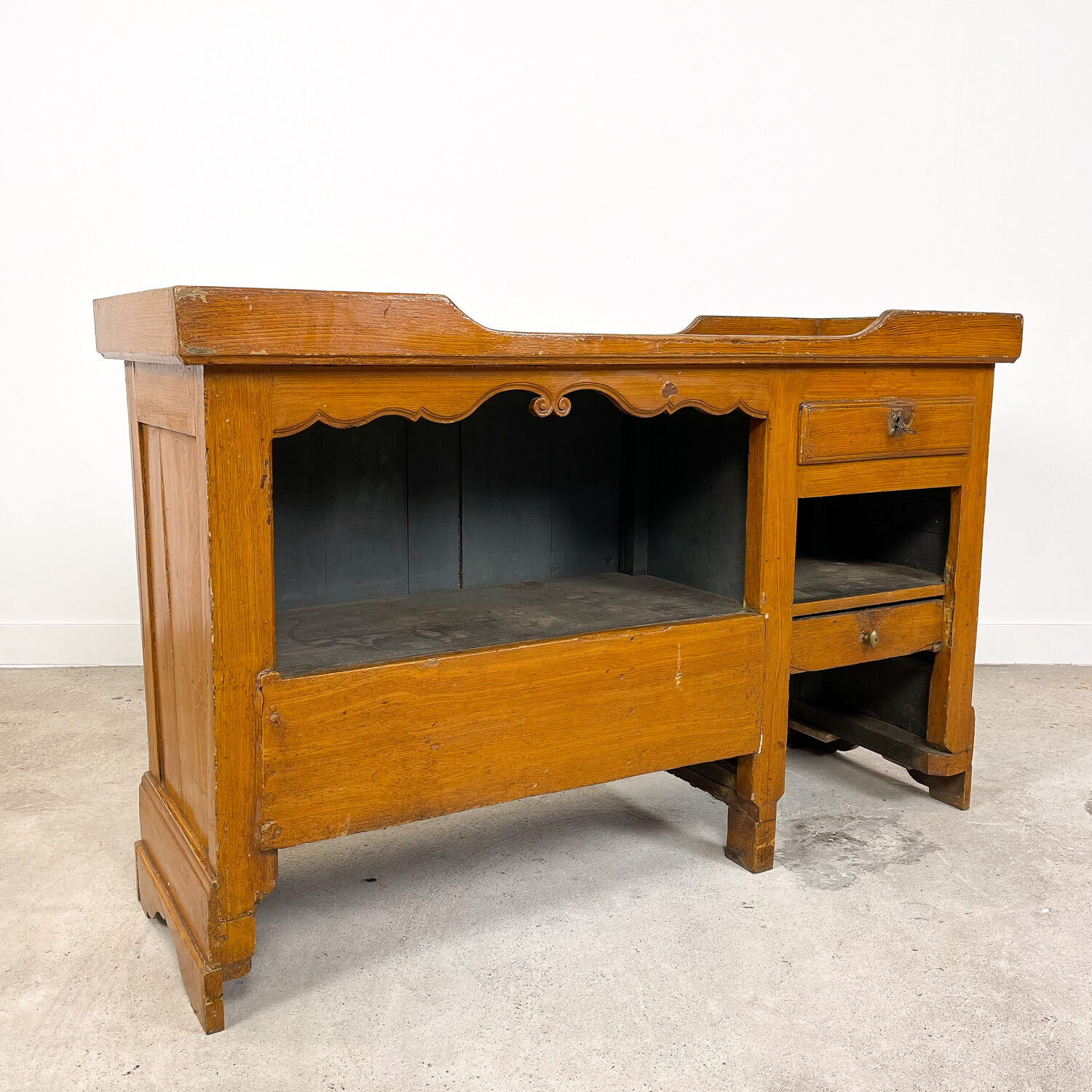 French antique sales counter