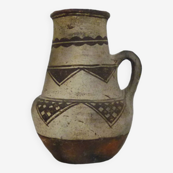 Iddeqi Kabyle pottery, Kabyle pitcher, Berber. Kabyle folk art. The 50's