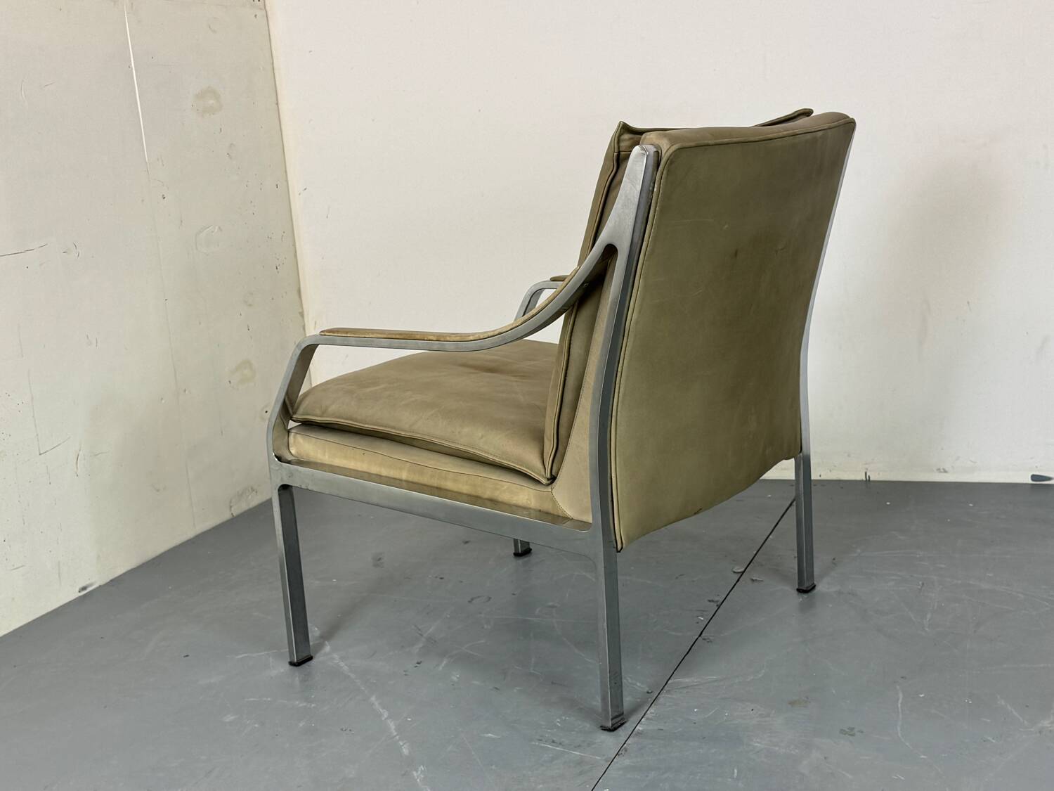 Modernist Mid Century Walter Knoll steel and leather lounge chair