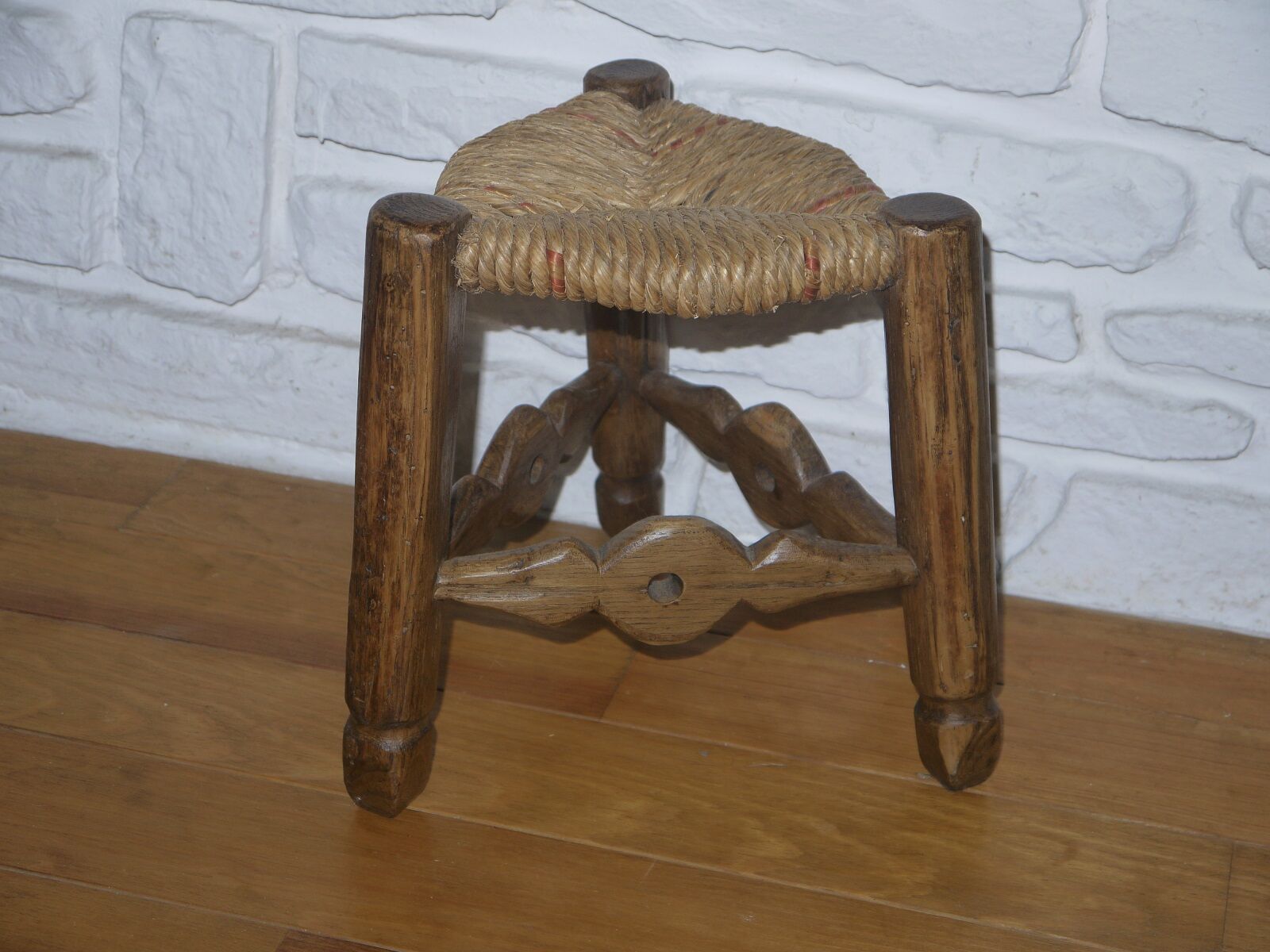 Little old craft tripod seat