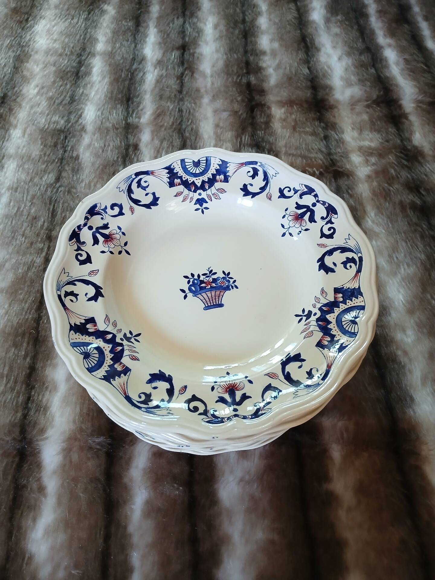 11 assiettes creuses "Rouennais " de Longchamp 