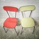 Paire de chaises en formica sang et or