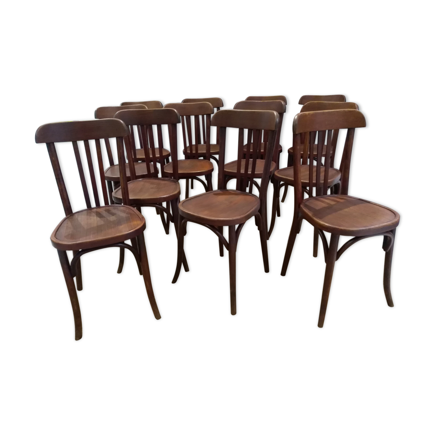 Suite  de 12 chaises de bistrot Baumann 1920