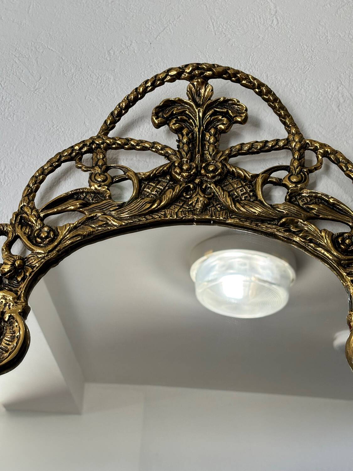 Miroir en bronze doré