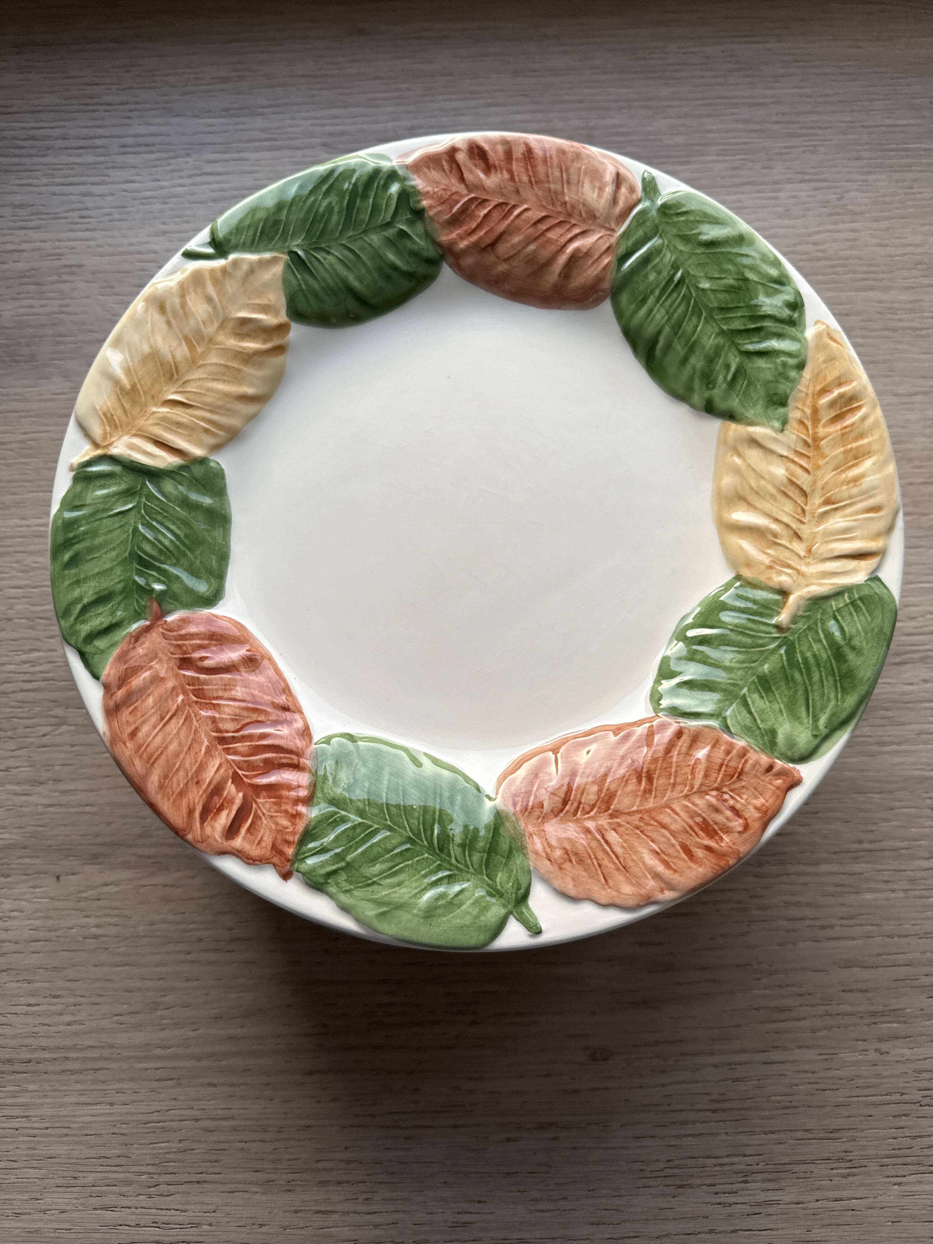 8 Bordallo Pinheiro plates