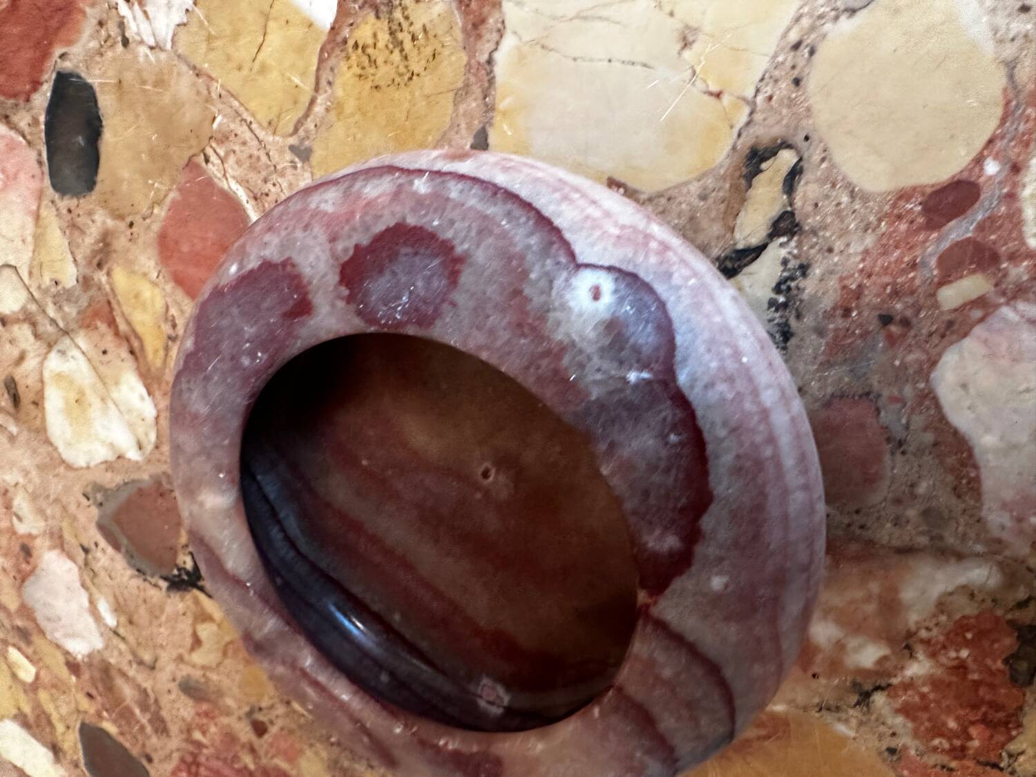 Antique reddish marble ashtray D 12 cm