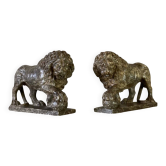 Pair of Medici lions in alabaster, Italy 19th century