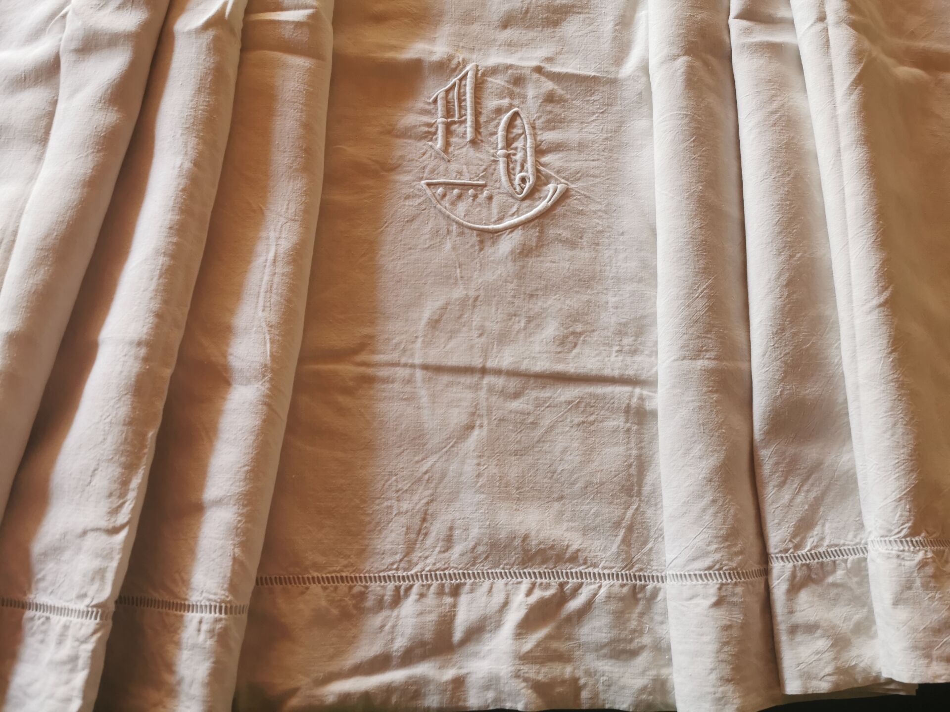 Drap ancien en lin monogrammé 3,40x2,20 m