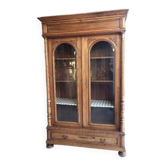 Vitrine bibliothèque 2 portes en noyer avec vitres biseautées du XIXème siècle