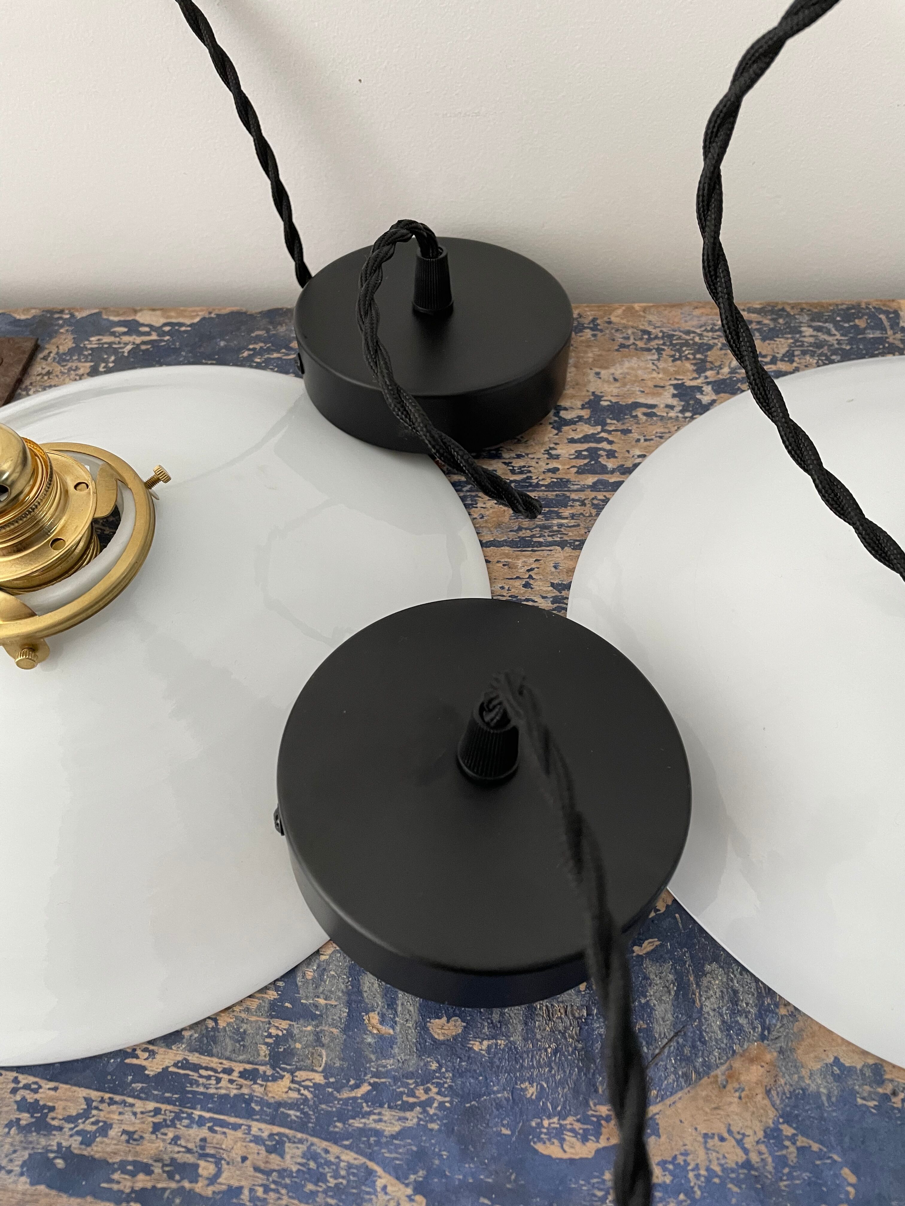 Set of two white opaline hanging lamps