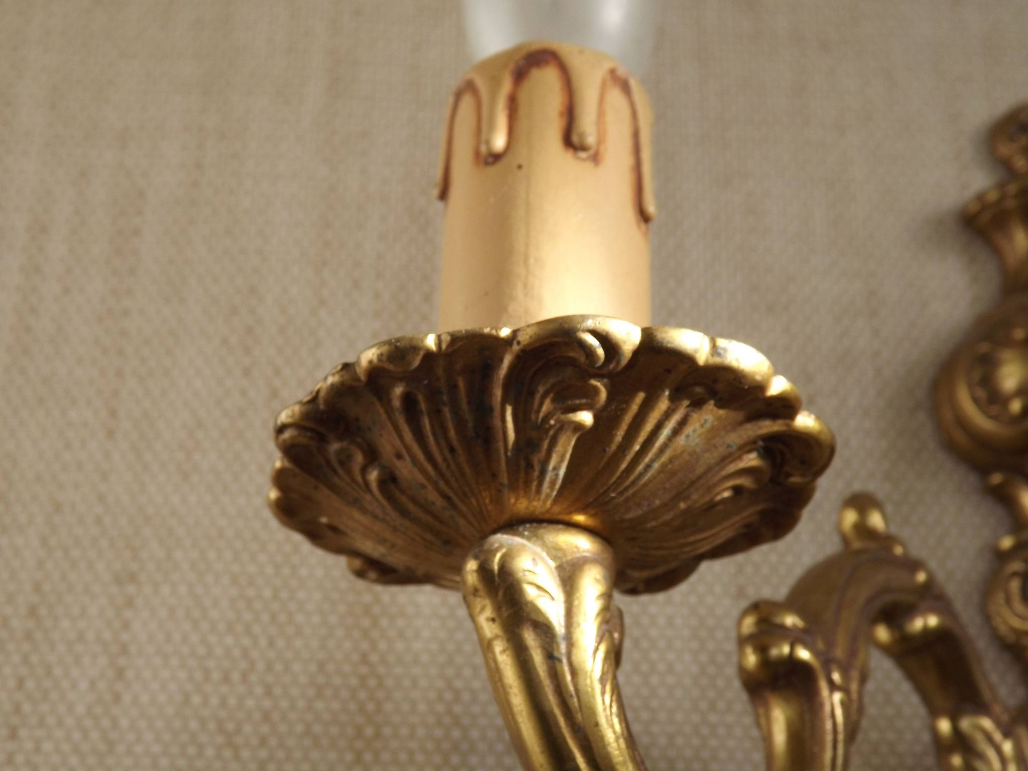 Double bronze wall light, vintage French traditional style, scrolled arms 5097.