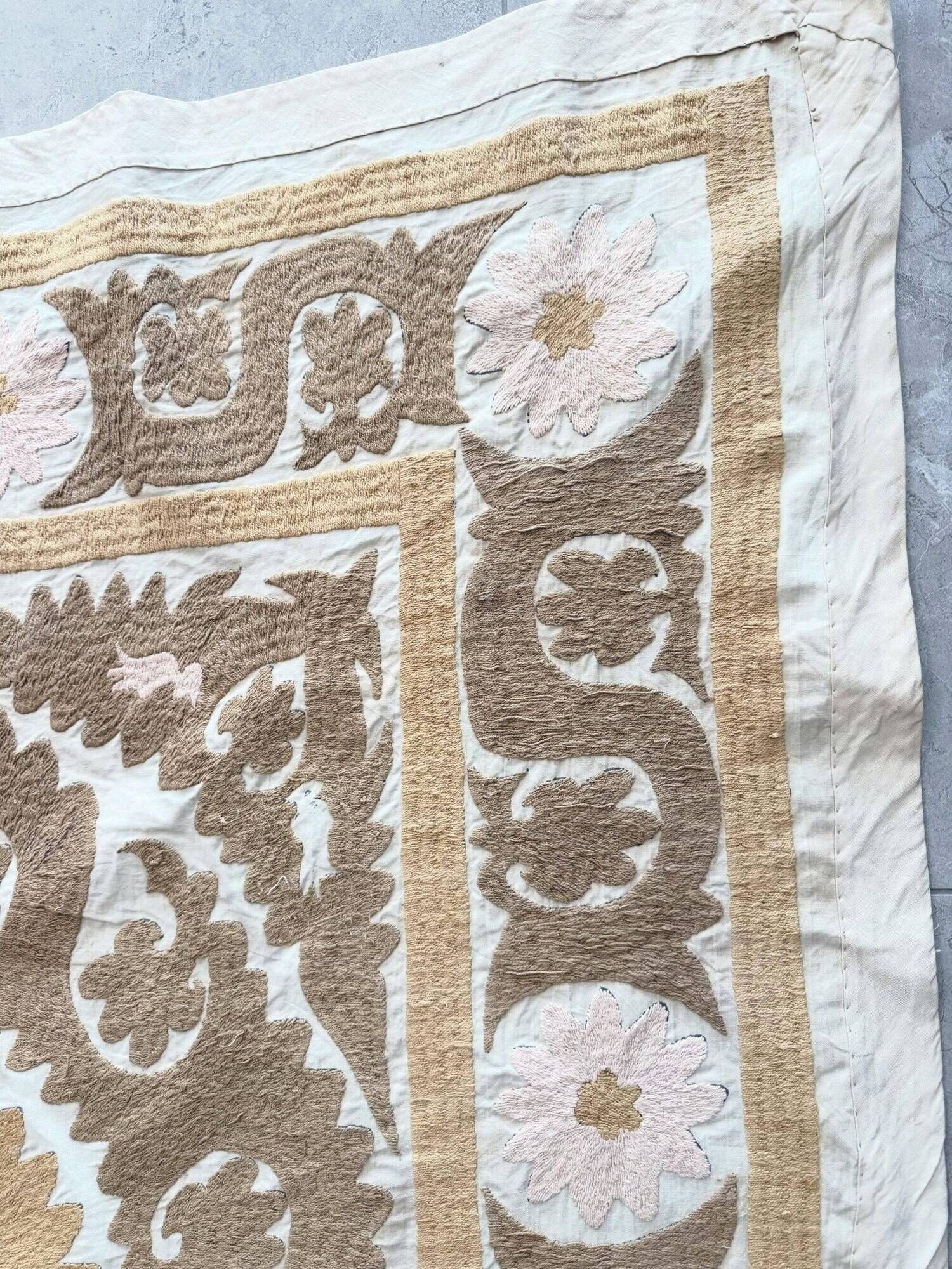 Vintage hand-embroidered tablecloth 136x158 cm