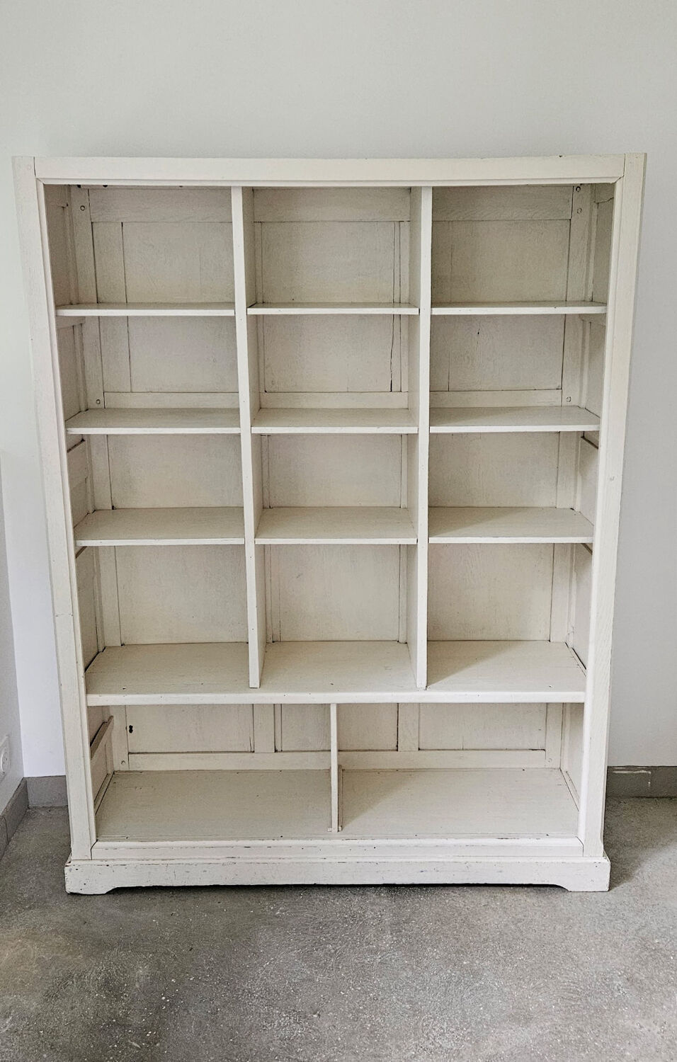 Meuble de métier à casiers, bibliothèque en bois massif