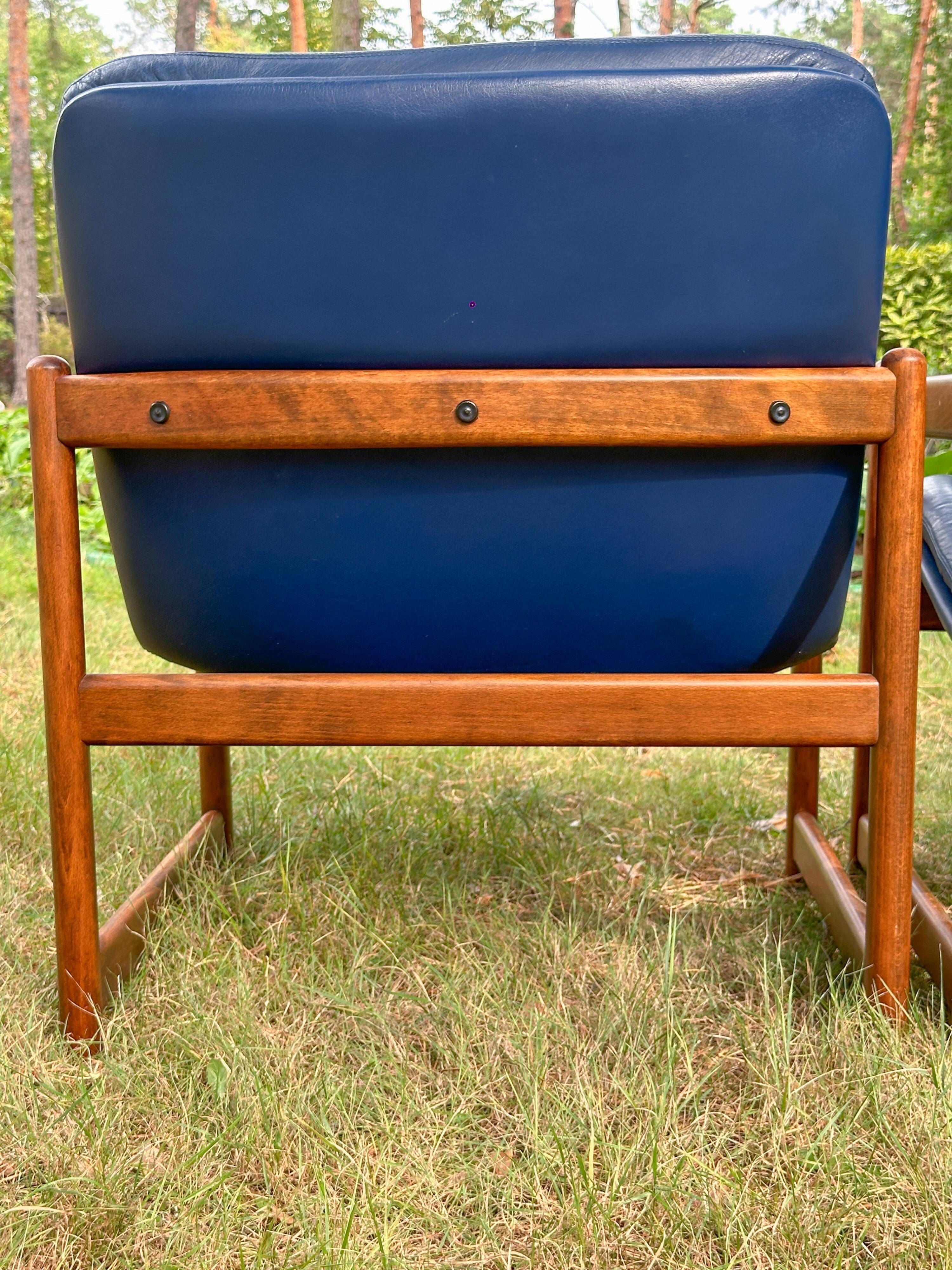 A pair of Bauchaus armchairs by Fredrik Kayser for Vatne Møbler, Norway, 1960s.