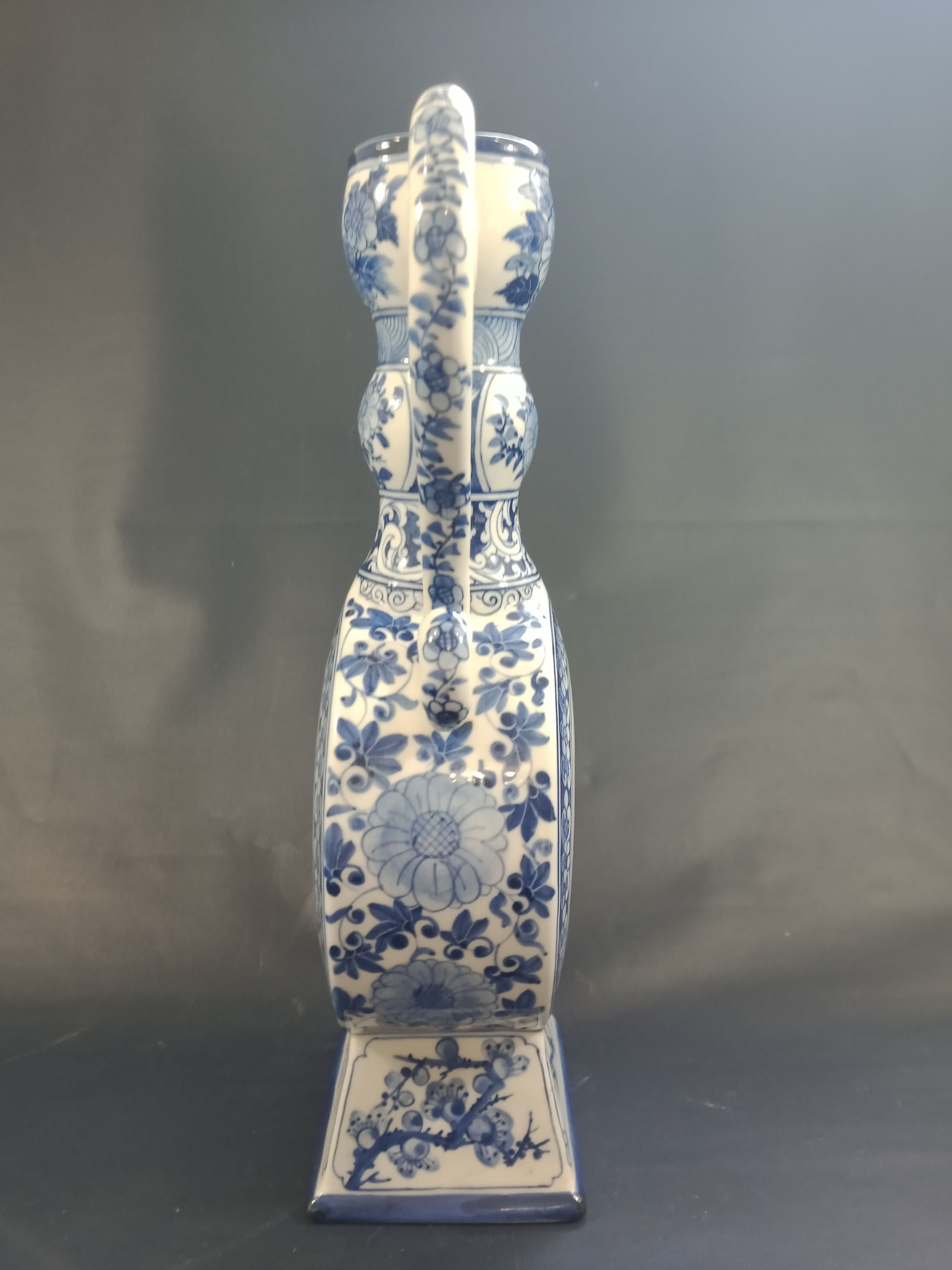 Chinese porcelain vase