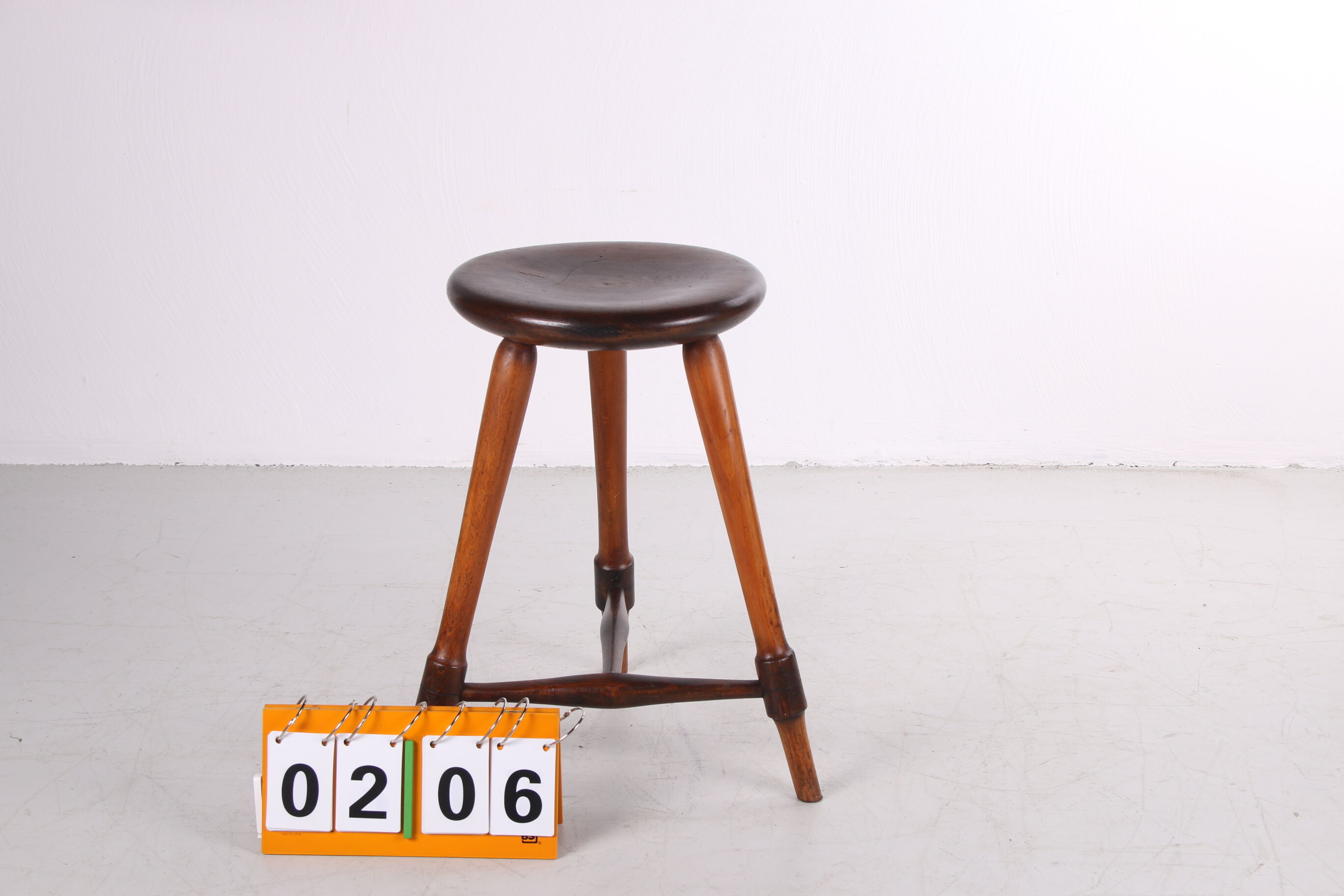 Very Old Oak Elegant stool 1920s with a beautiful patina.