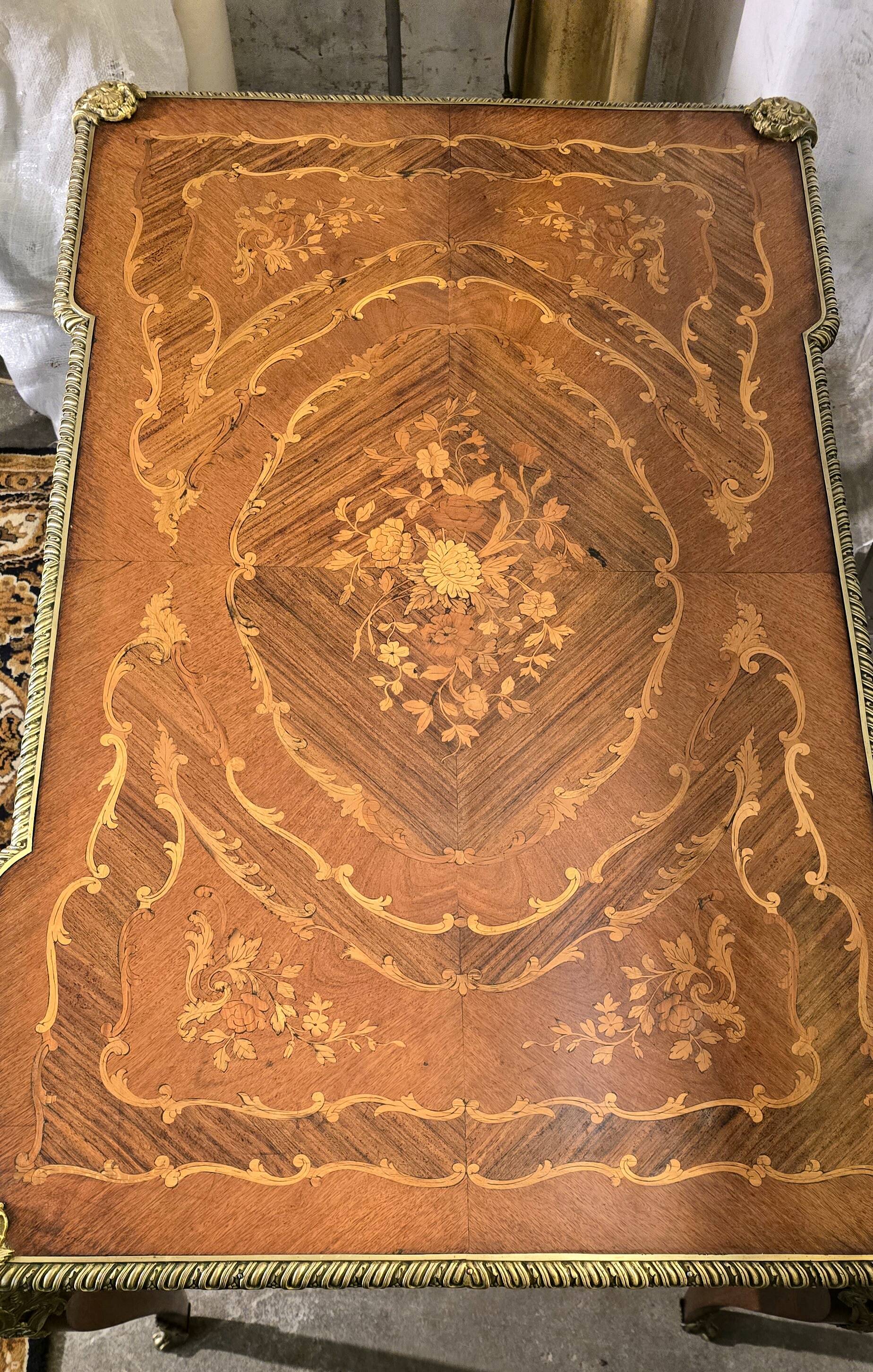 Louis XV style flat desk in marquetry - 20th century work