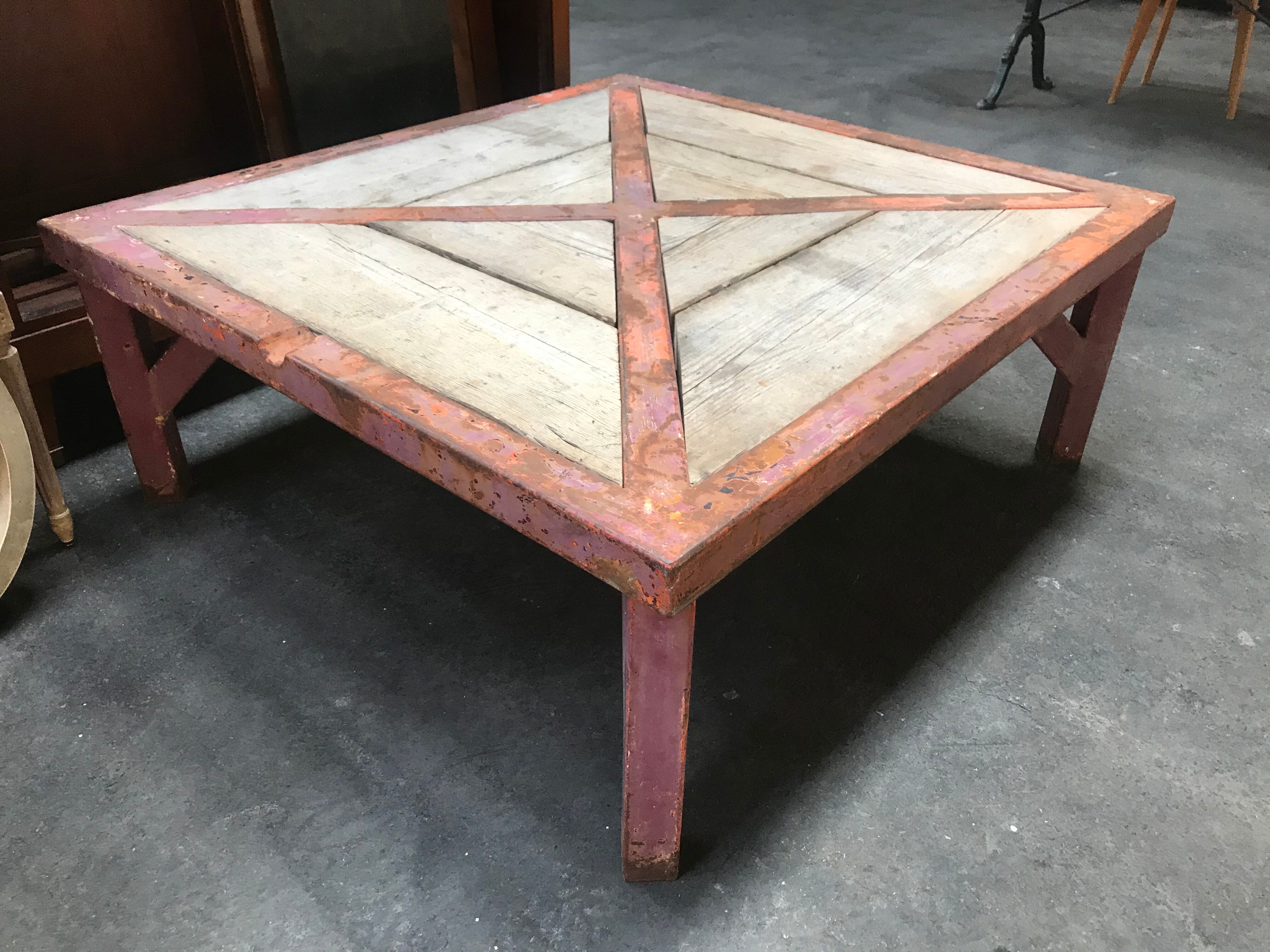Industrial outdoor coffee table made of iron and wood