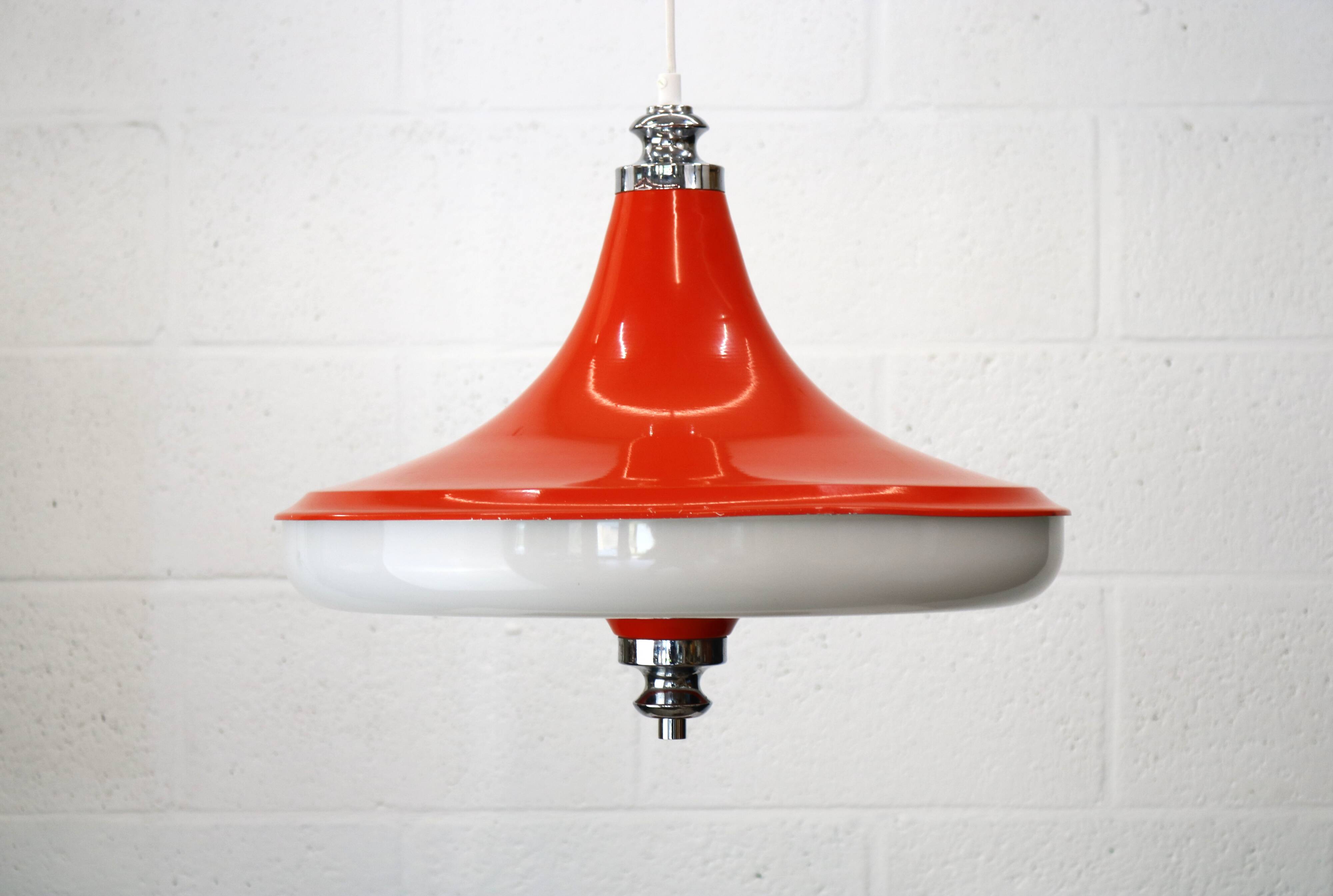 Lampe vintage de Massive Belgium, couleur orange/blanc/chrome - Belgique 1977